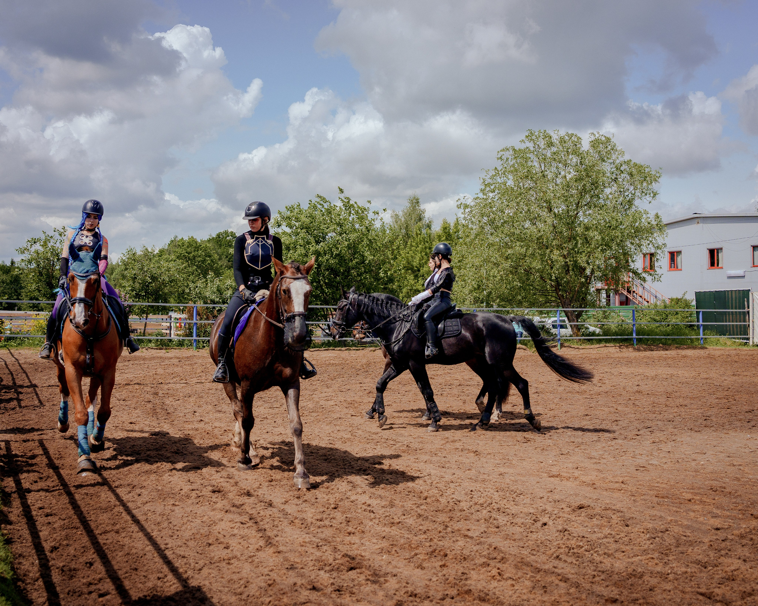 Конный клуб Горки. Портретный и семейный фотограф в Москве/Видное