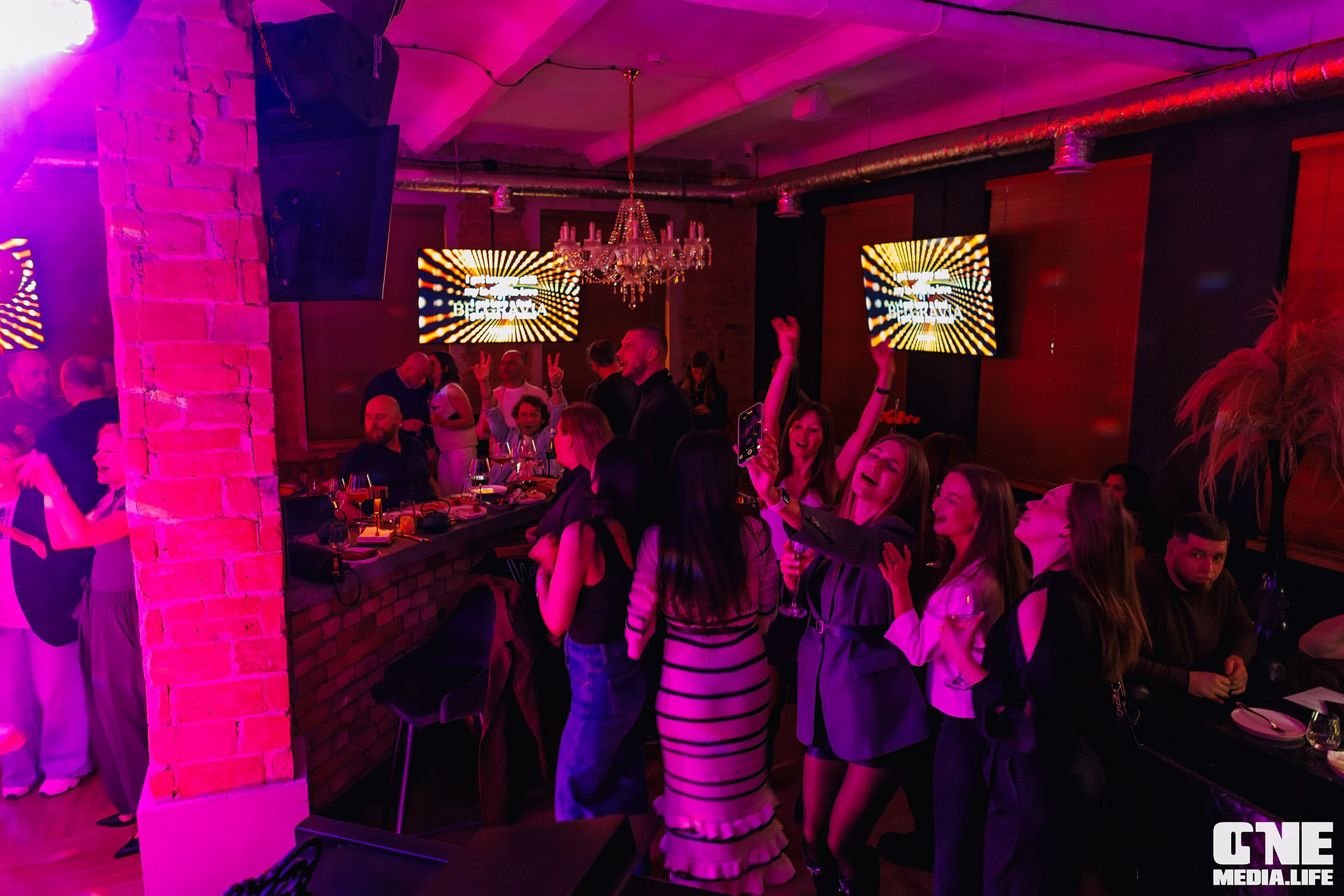 Фоторепортаж из караоке-клуба Белгравия. One Media Life: фоторепортажи, фотоотчеты с мероприятий и заведений