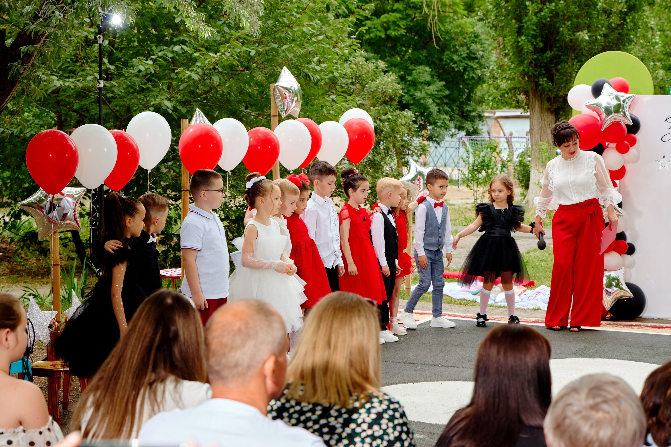 Выпускной 45 сад. Фотограф Выпускные альбомы Таганрог Сергей Коробченко