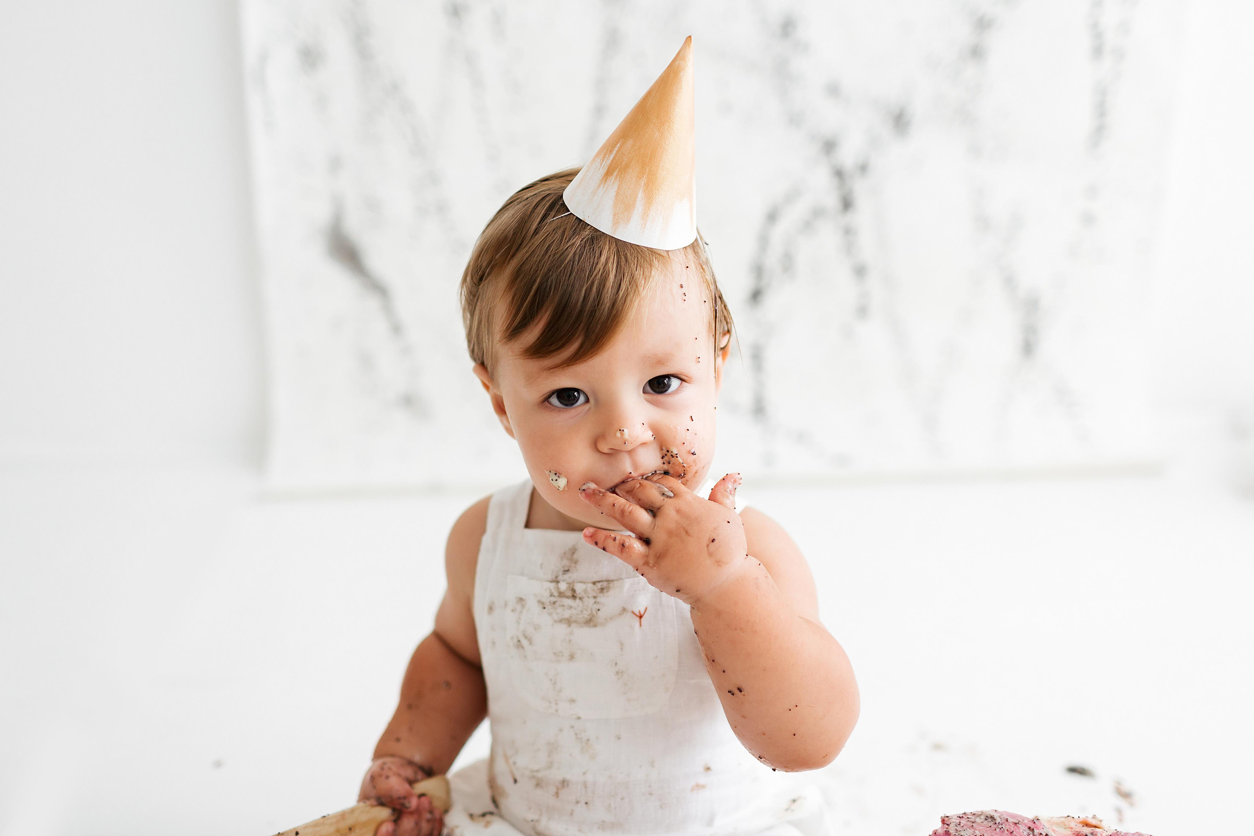 Кейк смеш, крушение торта, cake smash