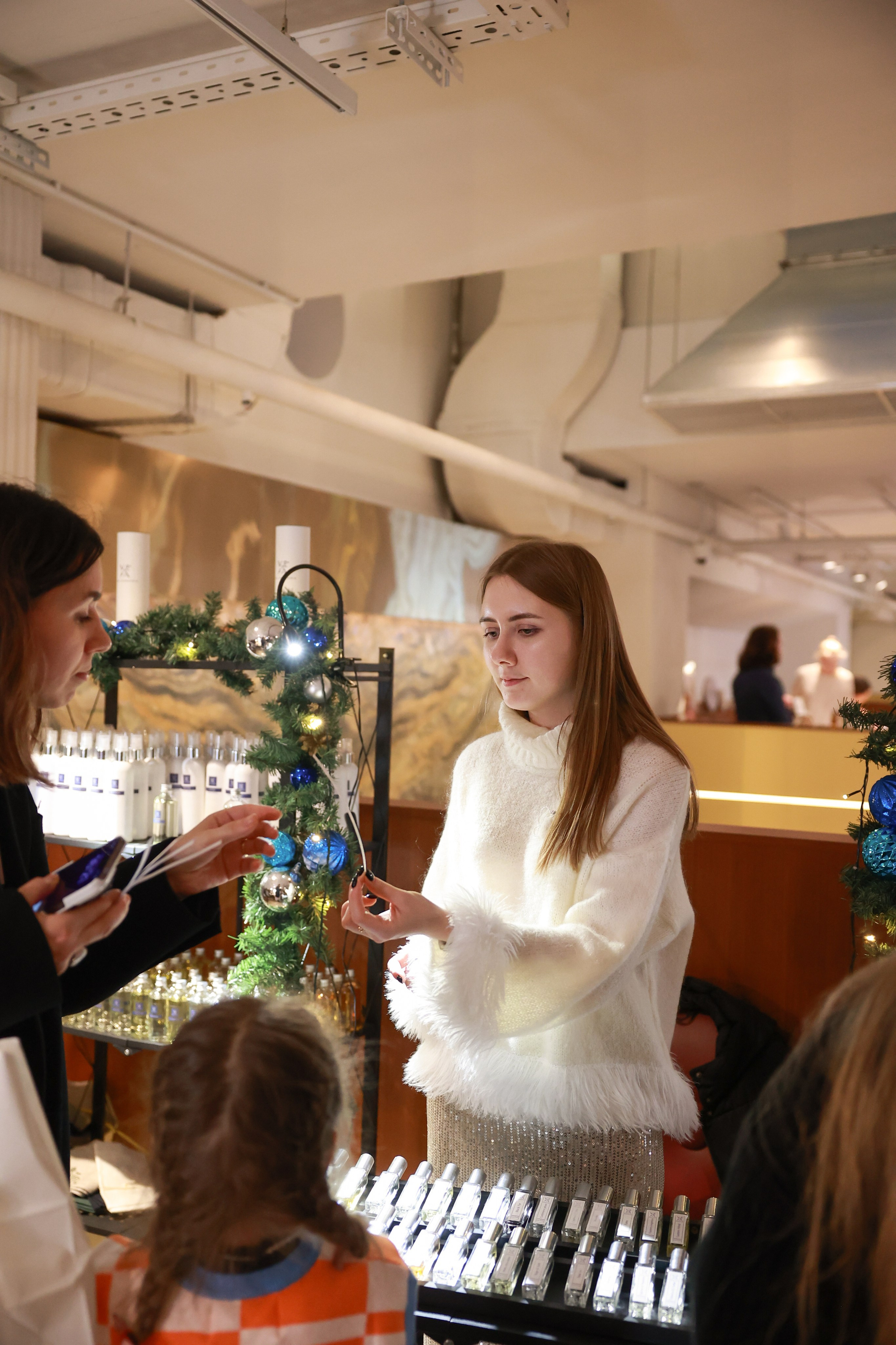 23–24 декабря 2023 в «Три вокзала. Депо» / День 1. Фотоотчеты «Ламбада-маркета»