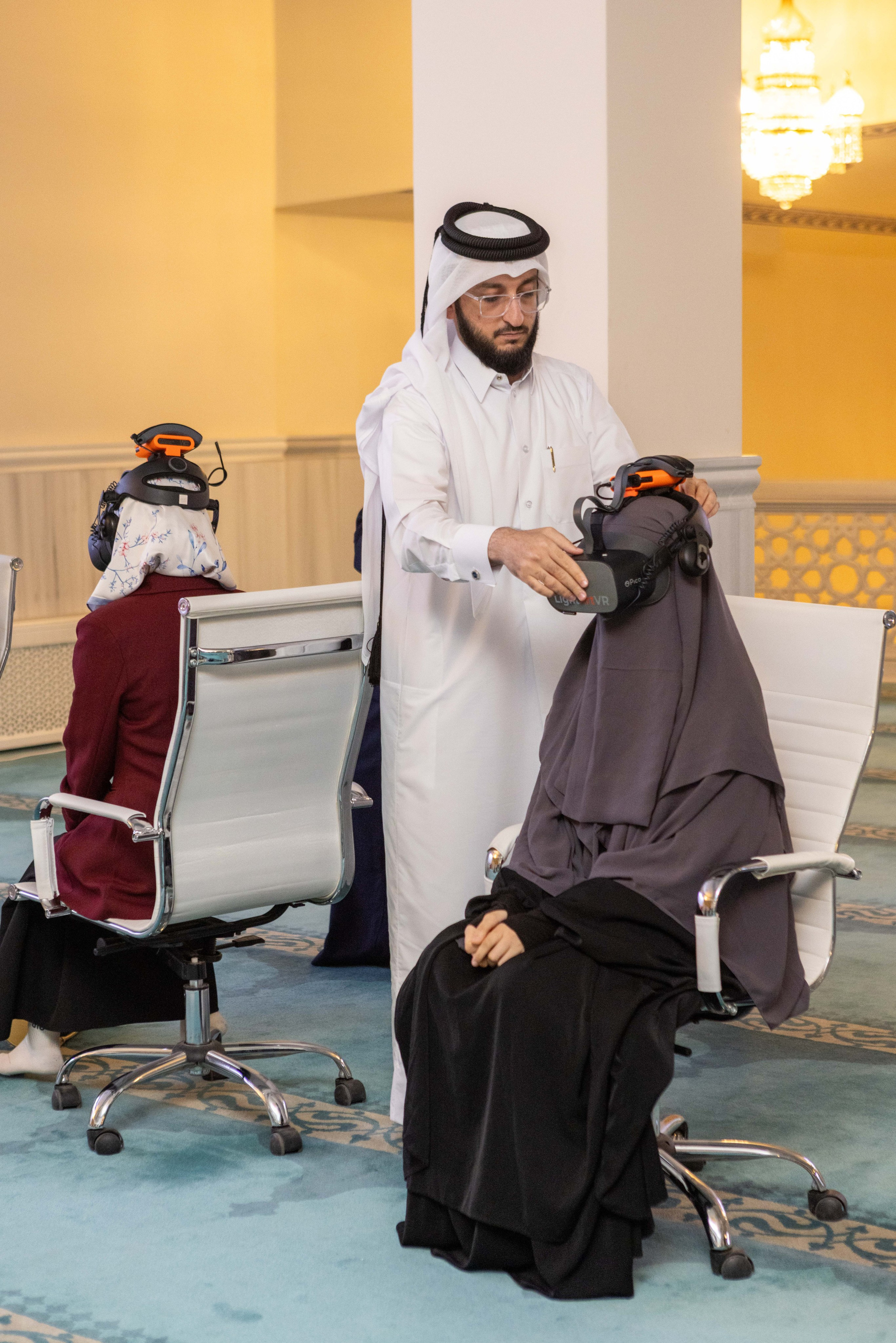 Открытие выставки Мир Корана. Рекламный, предметный, репортажный, семейный фотограф и художник в Москве