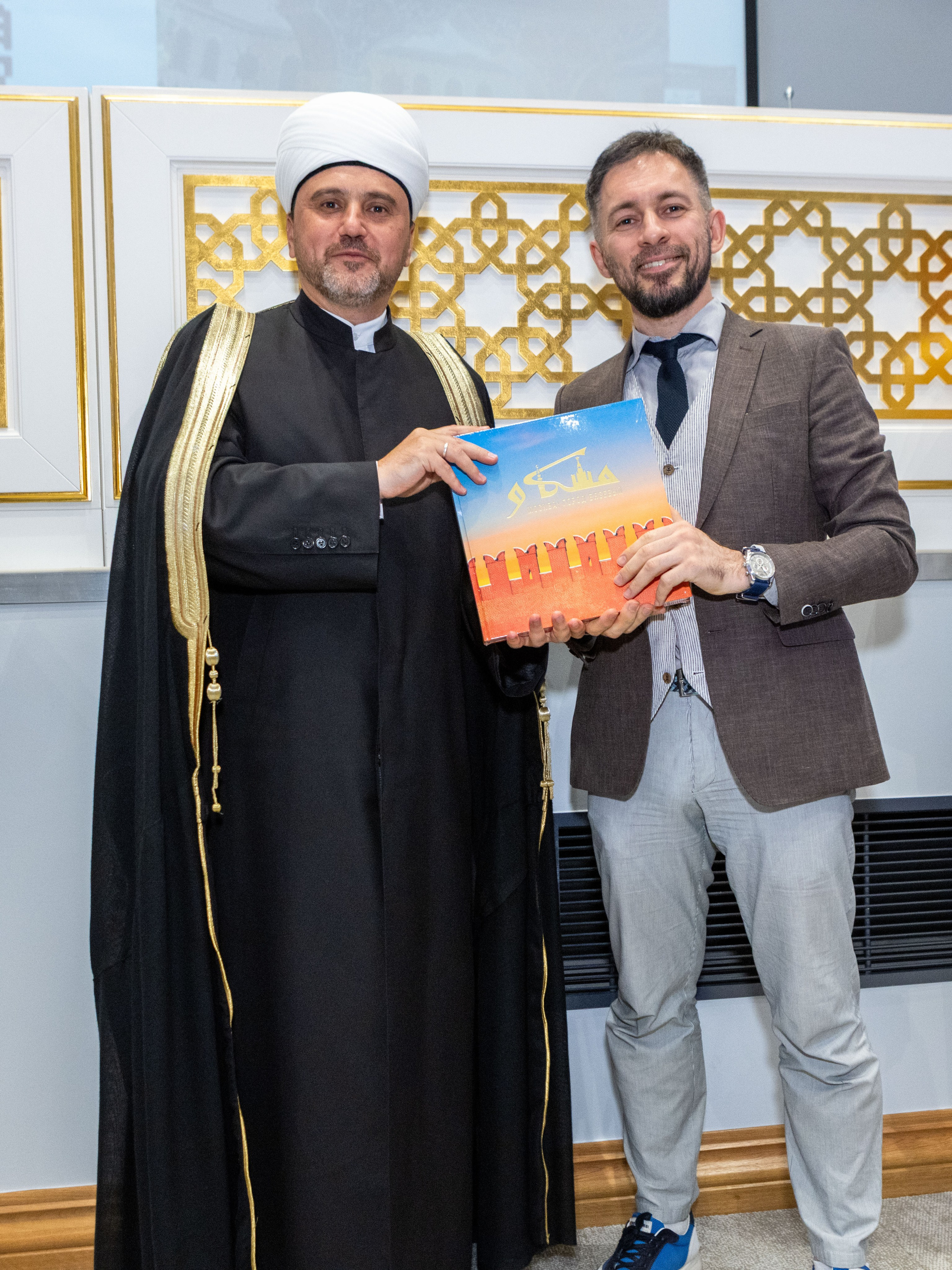 Репортаж с презентации книги — «Москва: город вязевый». Рекламный, предметный, репортажный, семейный фотограф и художник в Москве