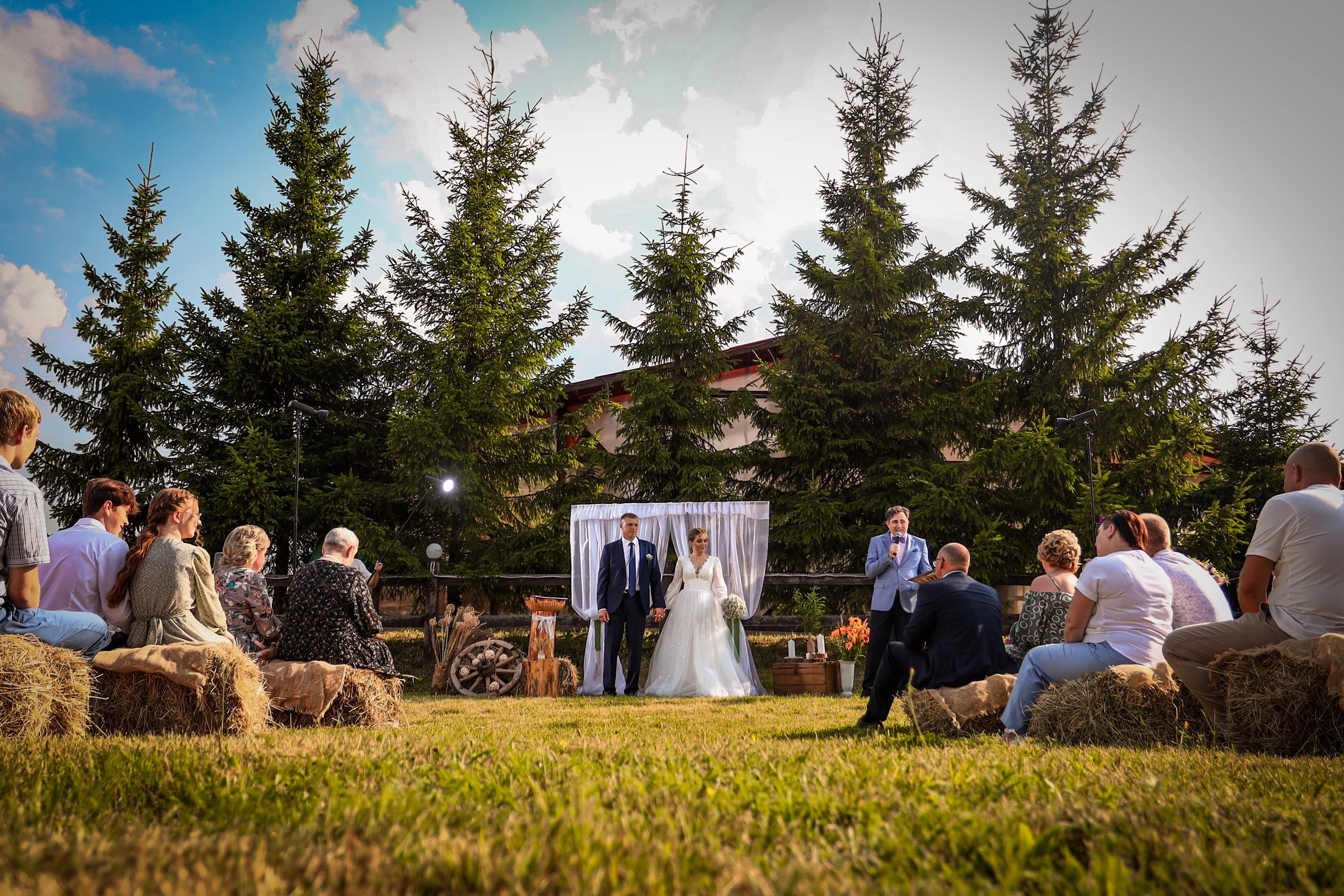 Свадебный фотограф Дмитров Лобня Дубна – съемка для влюбленных пар и яркие моменты торжества  Авторские свадебные фото в Дубне Дмитрове Лобне – первый танец и искренние эмоции молодоженов  Love-story и семейные фото в Дмитрове – романтика и гармония от профессионального фотографа  Выездная фотосъемка мероприятий в Лобне Дубне Дмитрове – свадьбы праздники и живые истории  Современная свадебная фотография в трех городах – Дмитров Лобня Дубна с естественной ретушью  Фотосессии для пар на природе и в городе – креативные идеи от фотографа Дмитров Лобня Дубна  Эмоциональная репортажная съемка свадеб в Дубне – моменты счастья и авторский подход  