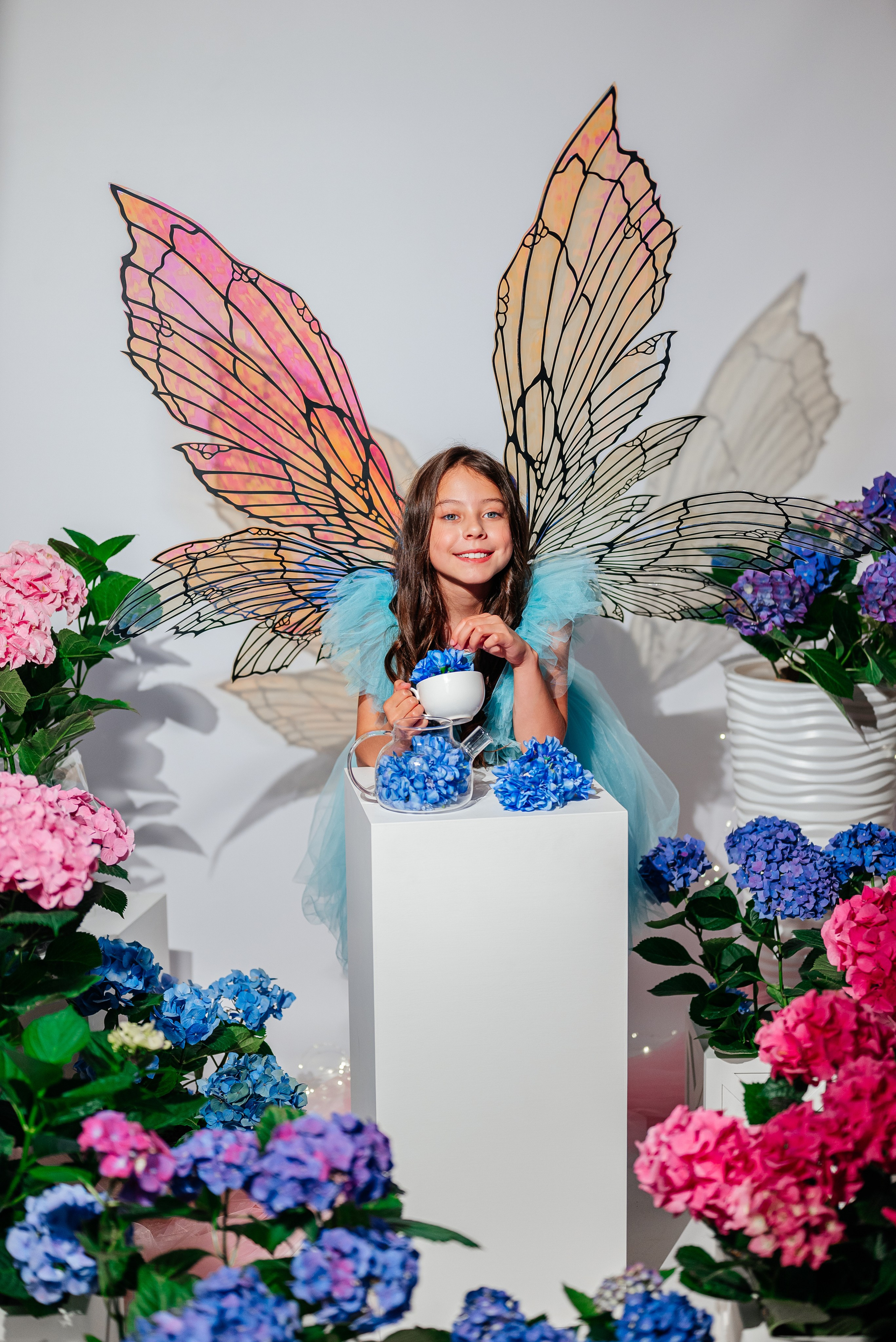 Вероника и гортензии. Семейный фотограф в Краснодаре