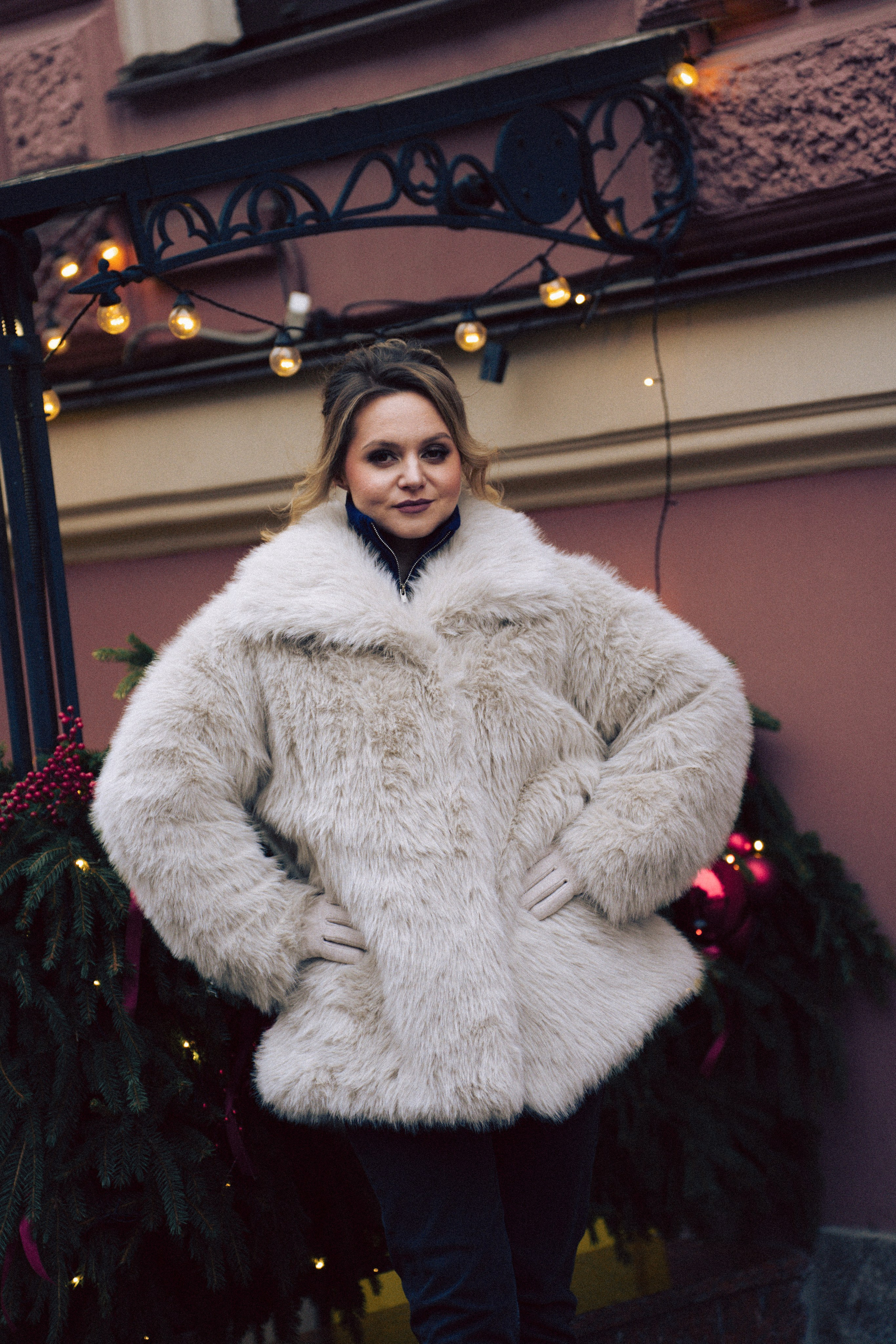 НОВОГОДНЯЯ ФОТОСЕСИИЯ В СТУДИИ ДЛЯ ДЕВУШКИ И ПРОГУЛКА ПО ЧЕРНЫШЕВСКОЙ. Профессиональный фотограф, Санкт-Петербург — Виктория Богомолова