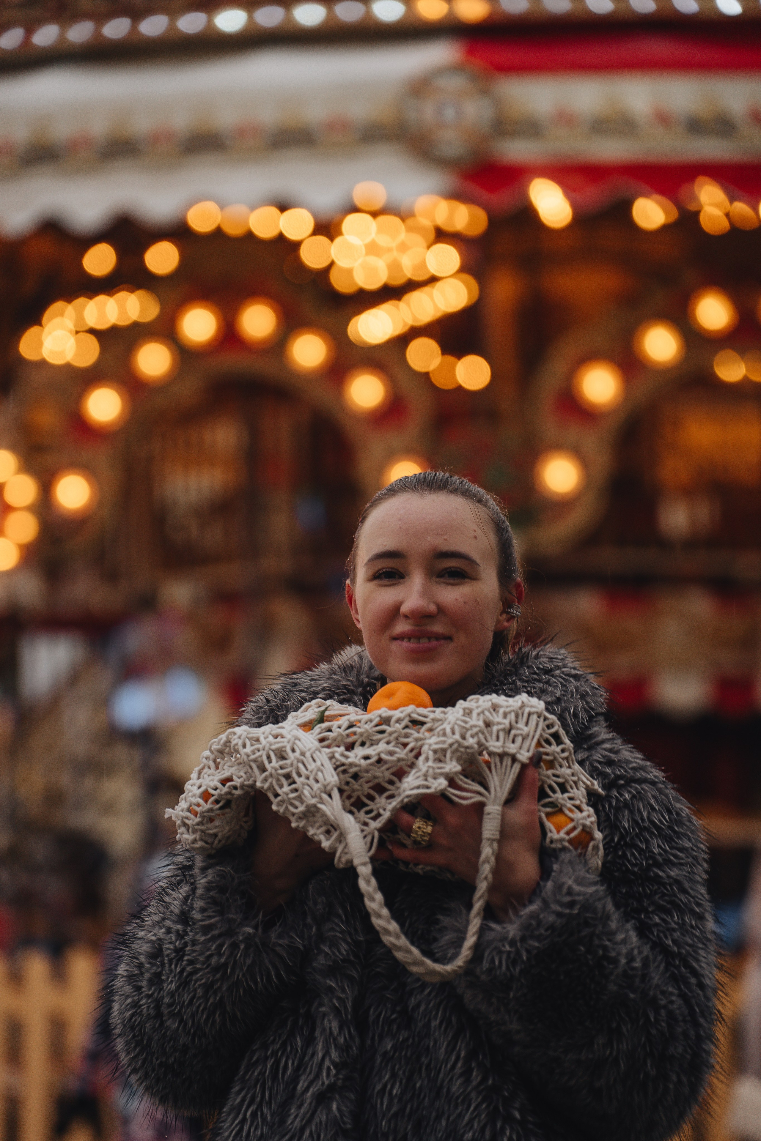 ПРОГУЛКА НА МАНЕЖНОЙ ПЛОЩАДИ ДЛЯ ДЕВУШКИ ПЕРЕД НОВЫМ ГОДОМ (НОВОГОДНЯЯ ФОТОСЕССИИЯ НА МАНЕЖНОЙ ПЛОЩАДИ). Профессиональный фотограф, Санкт-Петербург — Виктория Богомолова