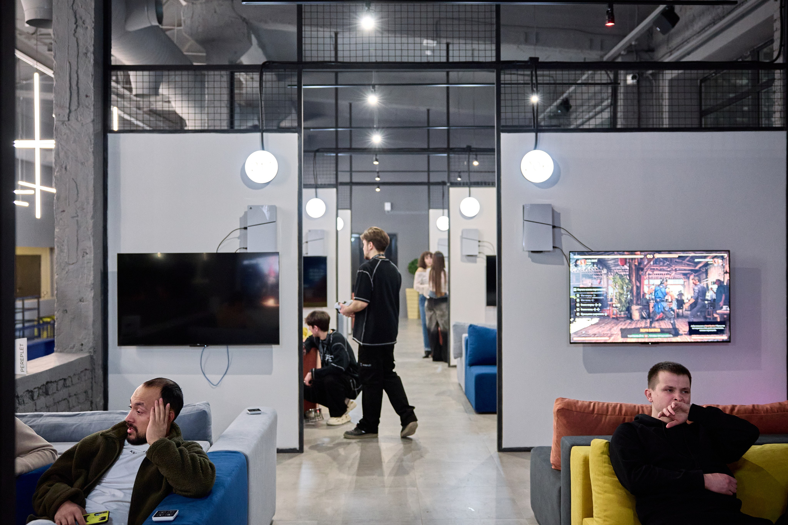 Открытие лаунж-кафе Pereplёt. 18+. Предметный и репортажный фотограф Алексей Кротов