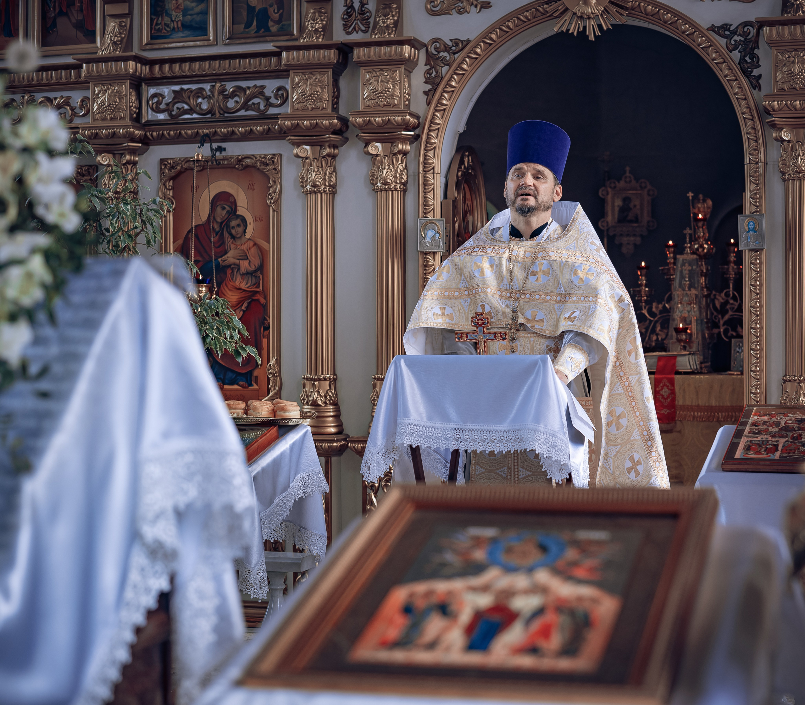 Воскресная служба в Рождественско-Николаевском храме. Фотографы крещения/венчания  Красноярск Татьяна и Вячеслав Переваловы