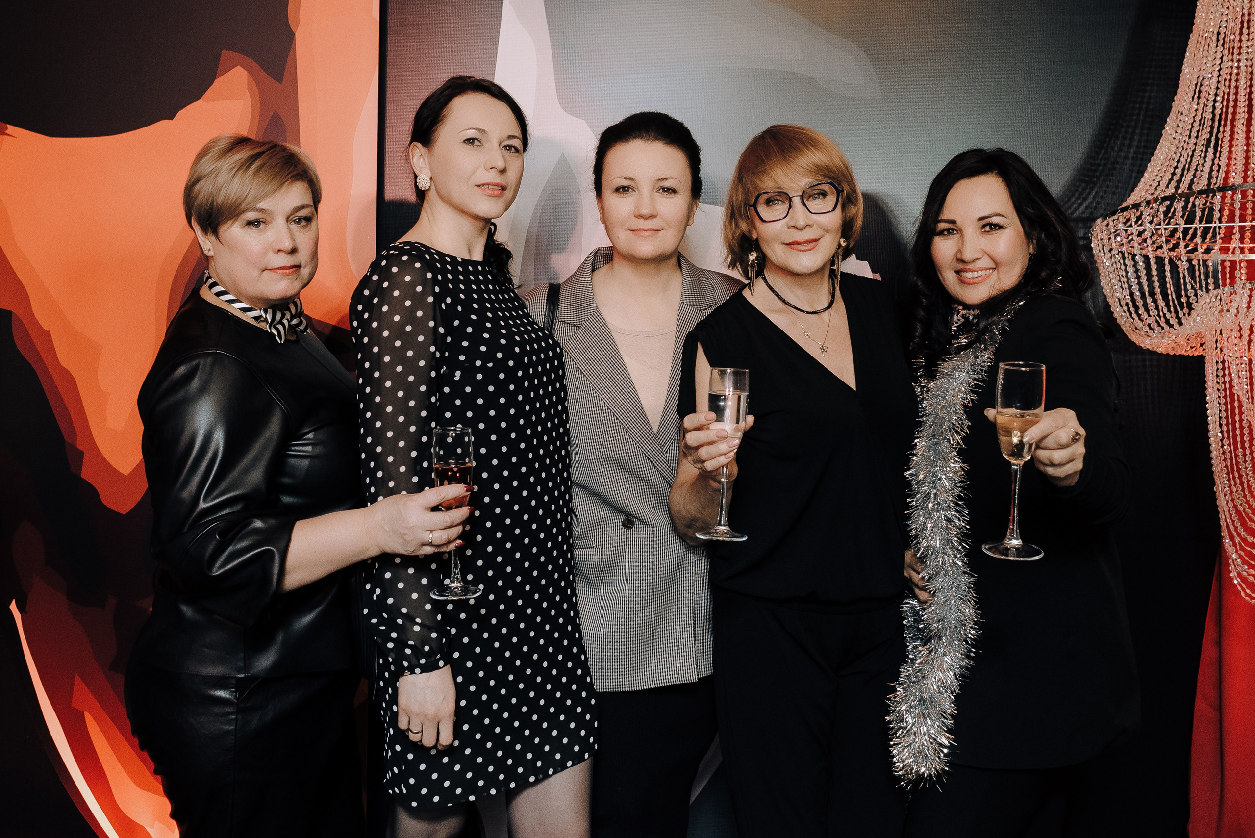 СПЕКТАКЛЬ «ВОЛШЕБНЫЕ ОЧКИ» ОПТИК-ЦЕНТР. Репортажный фотограф Зуев Роман г. Челябинск