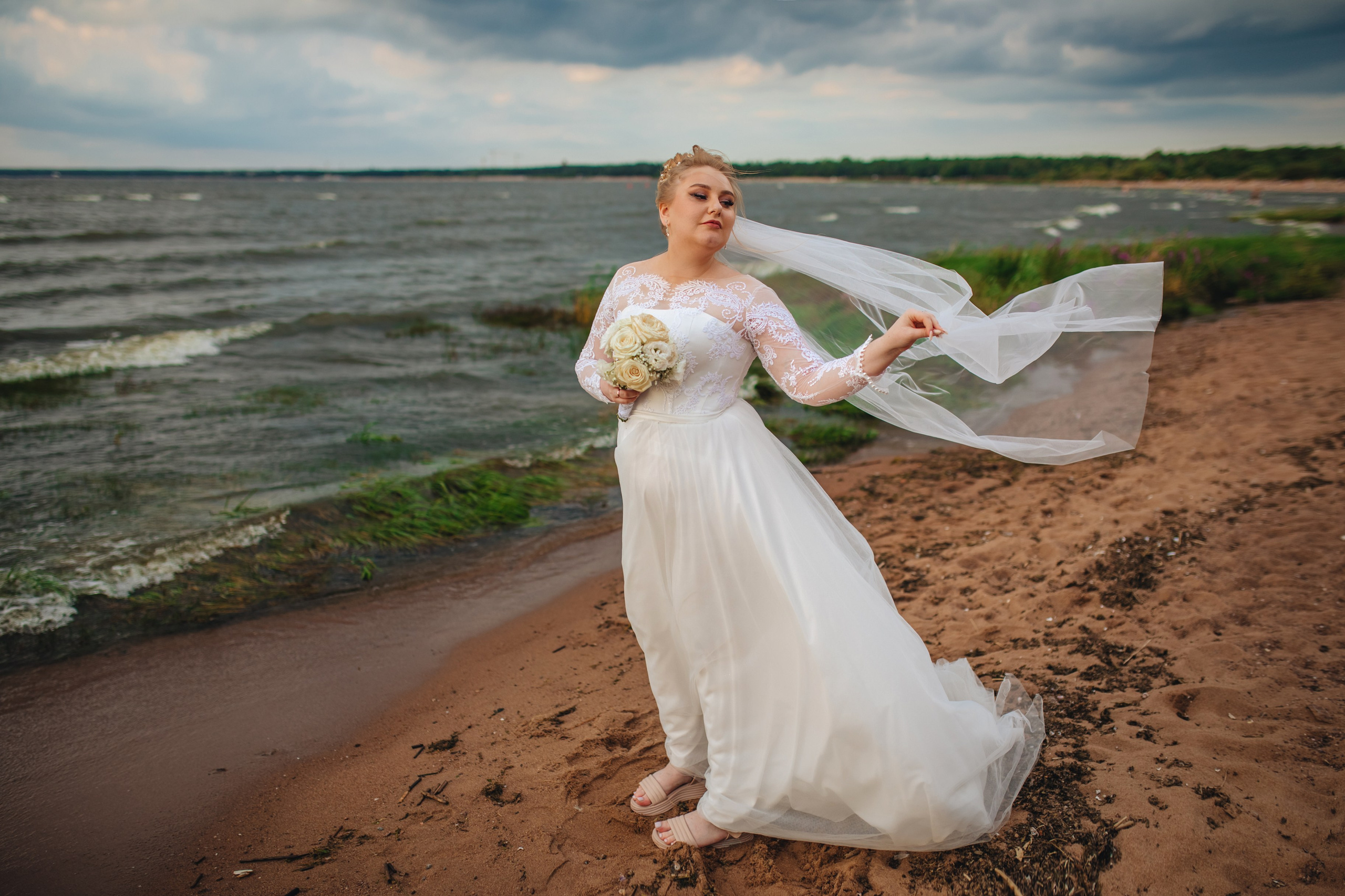 Евгения и Илья. ЗАГС Калининского района и прогулка на Финском заливе. Свадебный и семейный фотограф в Санкт-Петербурге и Сестрорецке