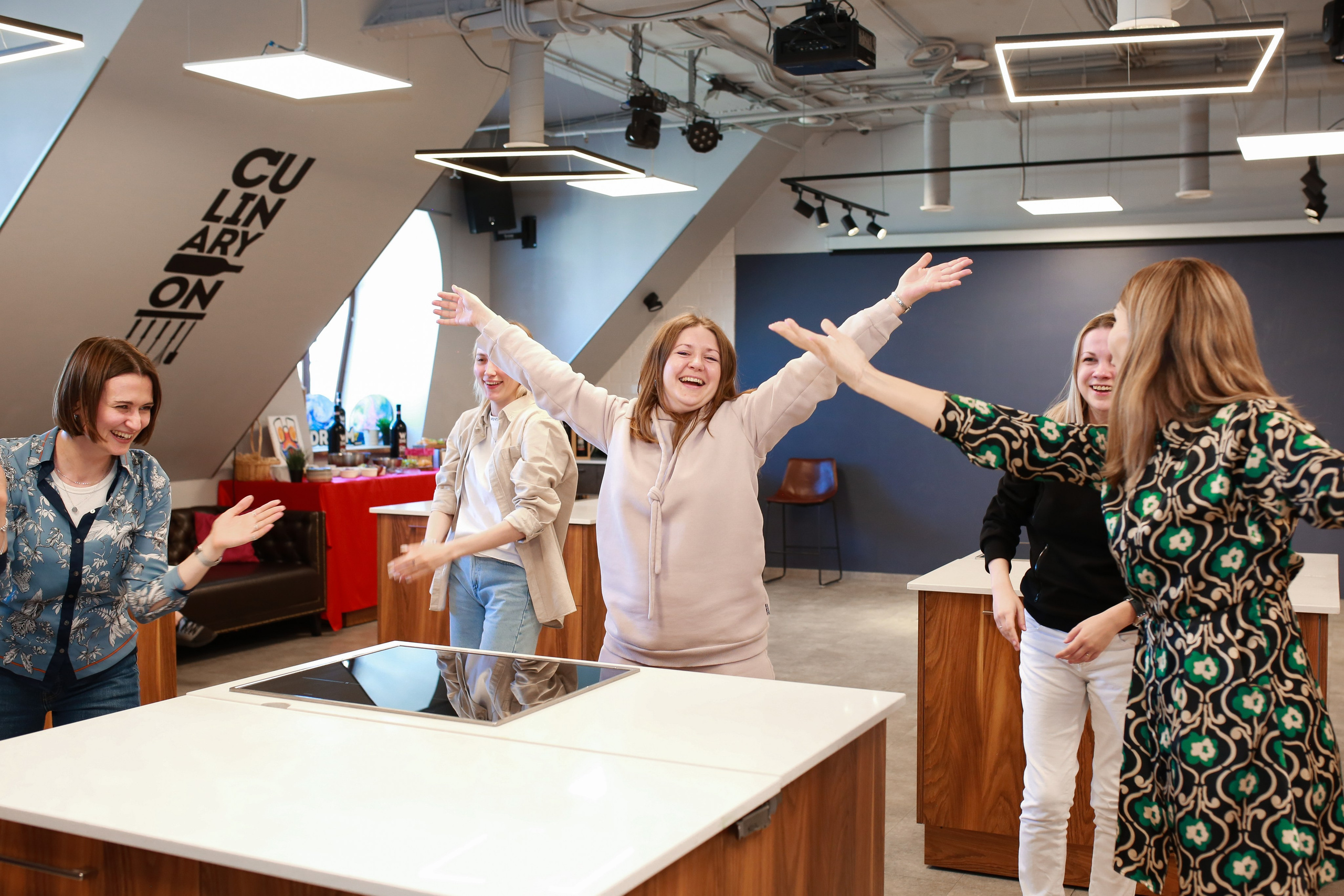 Коктейльное караоке для «Яндекс». Репортажный и портретный фотограф Полина Ершова