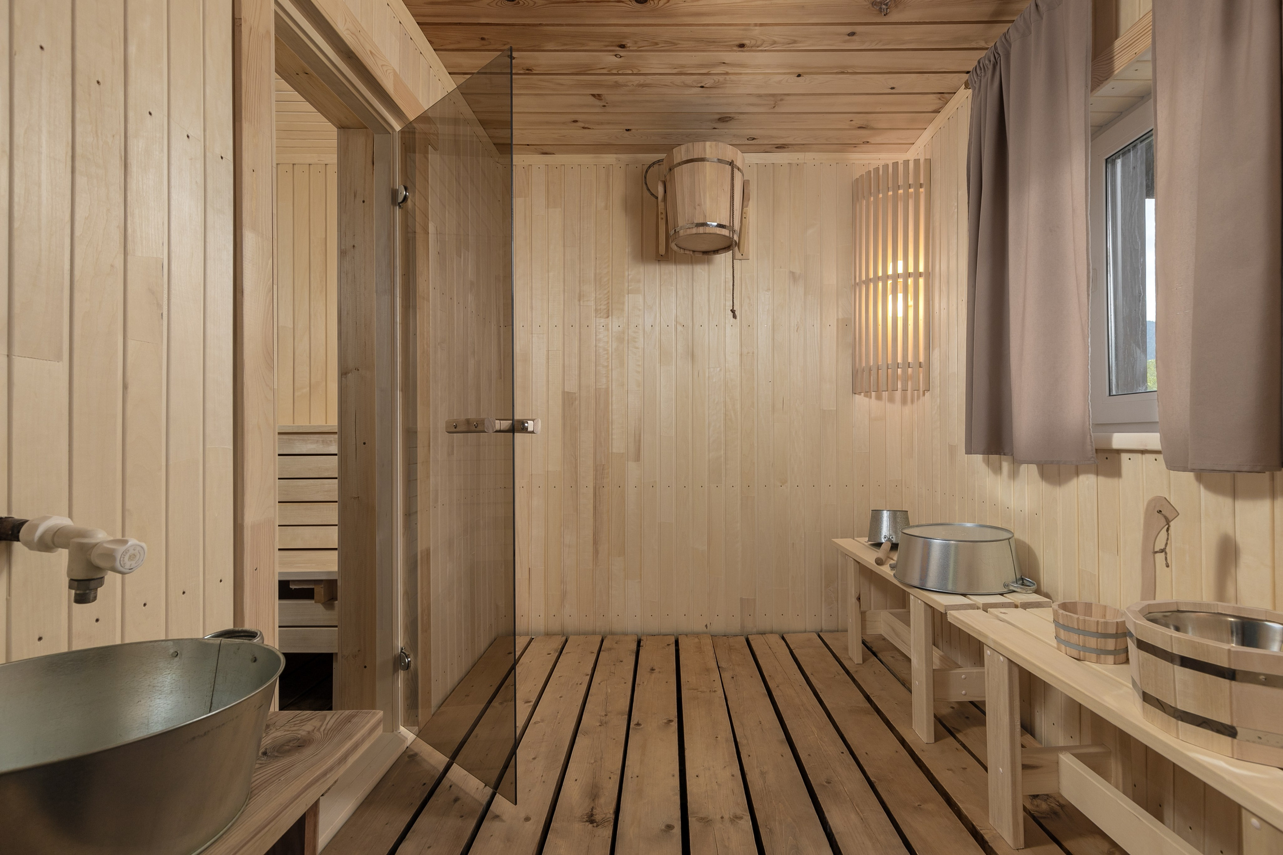 Фотосъёмка интерьеров и территории ALTAY CHALET. Коммерческий фотограф Яков Рослин