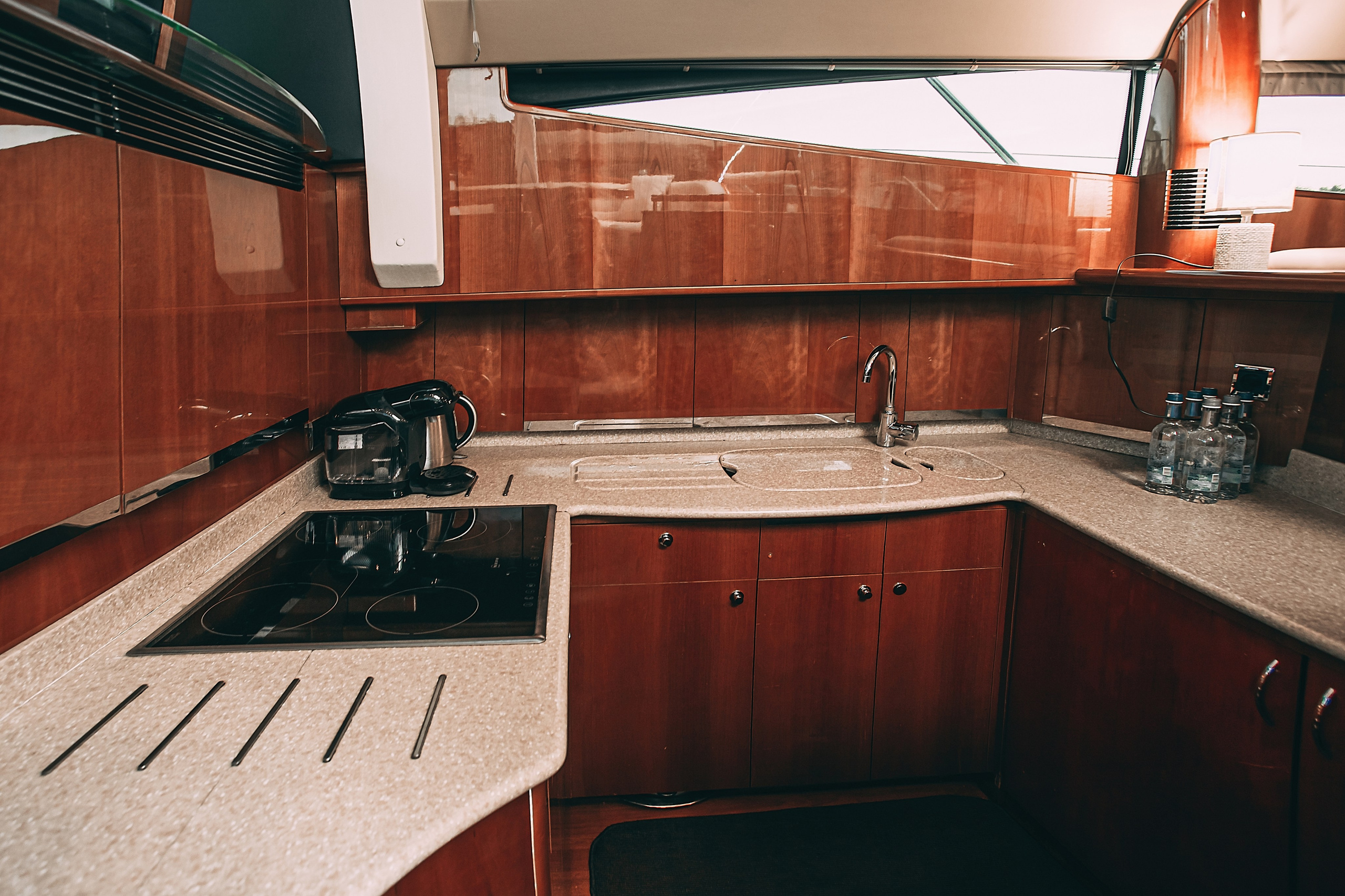 Яхта Princess 57 Esperanza. SPB Rent Boats|аренда катеров и теплоходов