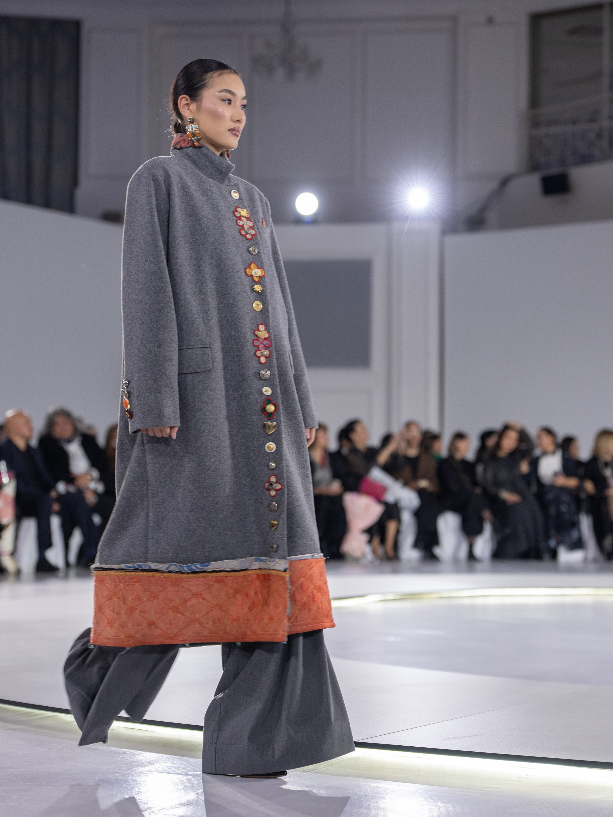 Дизайнер Aida Kaumenova. Сайт Алматинского НЮ АРТ, будуар и фэшн фотографа Дениса Карпенко