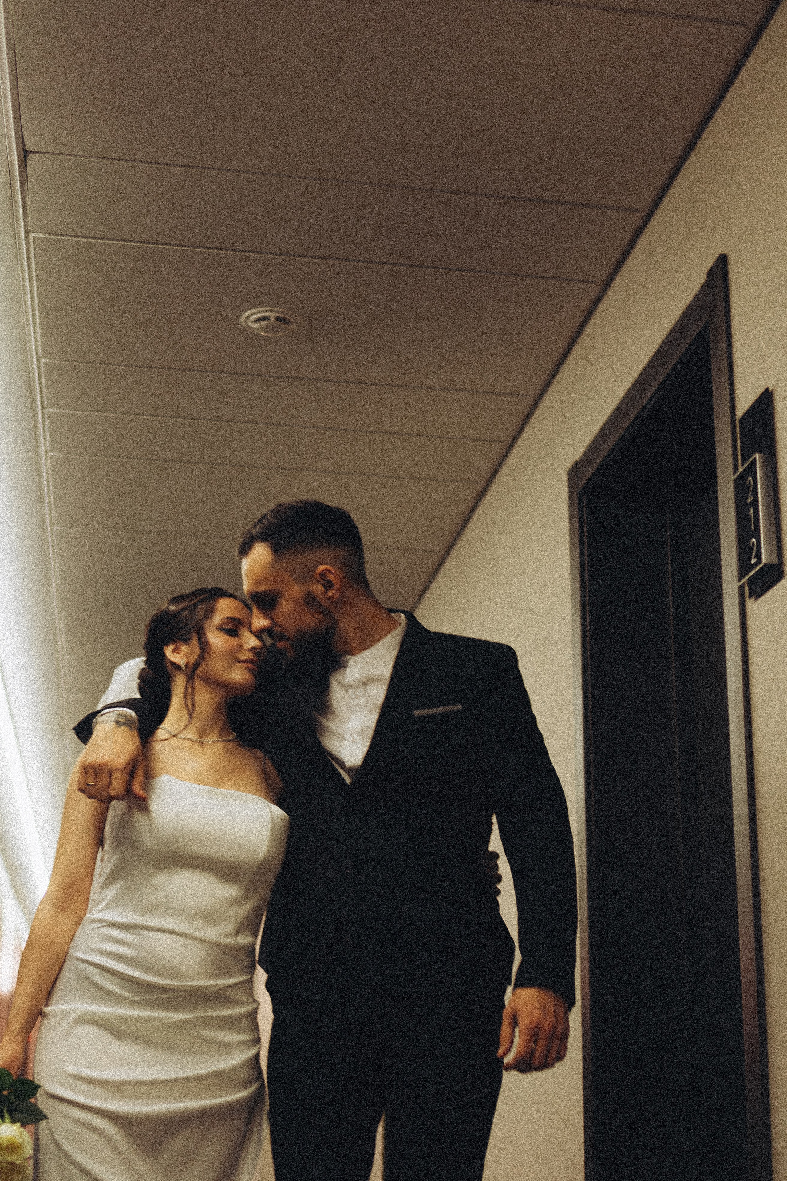 СВАДЕБНАЯ СЬЕМКА СБОРОВ ЖЕНИХА И НЕВЕСТЫ В ОТЕЛЕ И ТАКЖЕ ФОТОСЕССИИЯ В ОТЕЛЕЕ МЕГАПОЛИС БРЯНСК. Профессиональный фотограф, Санкт-Петербург — Виктория Богомолова