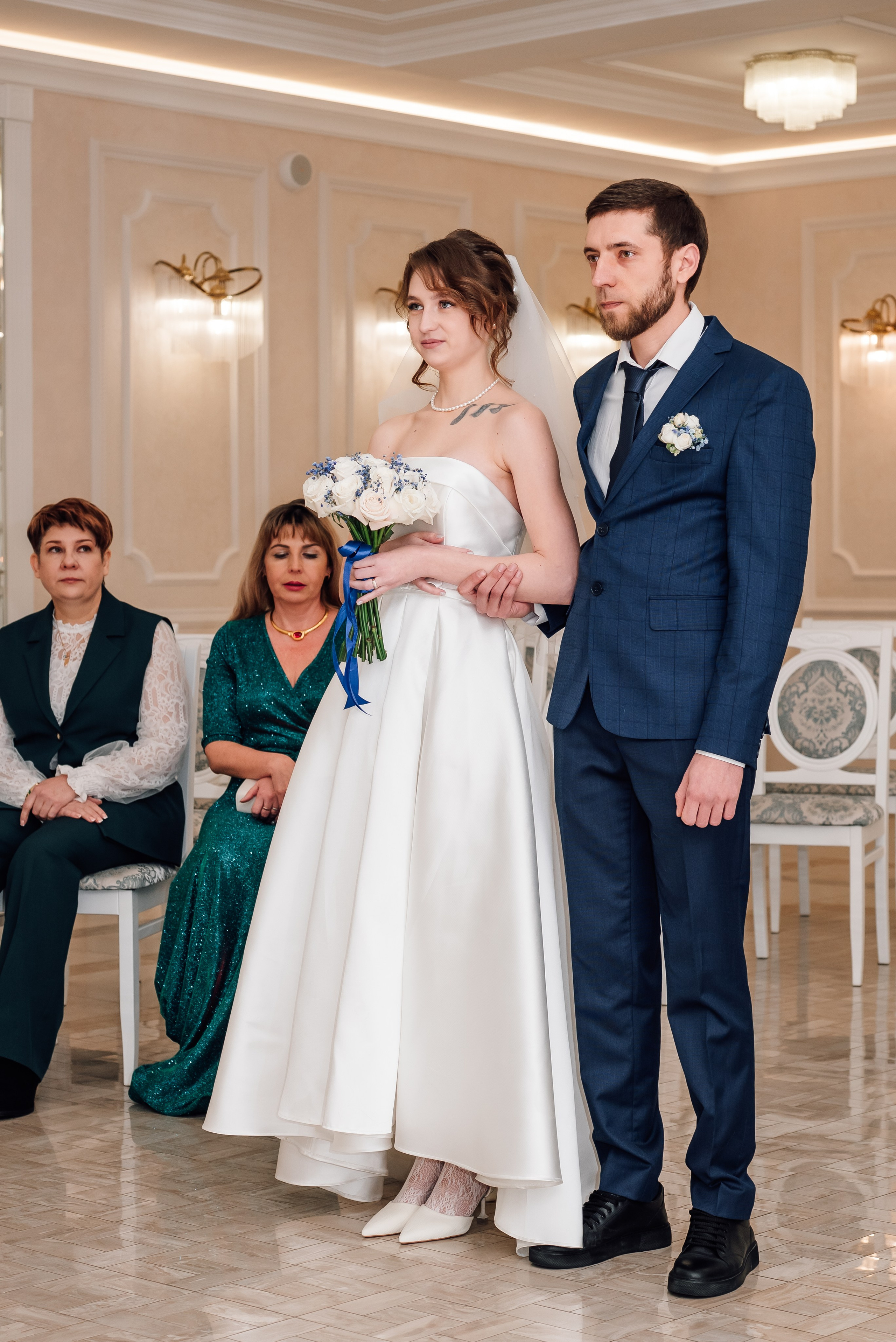 Свадьбы: ЗАГС. Фотограф Вероника Чермных