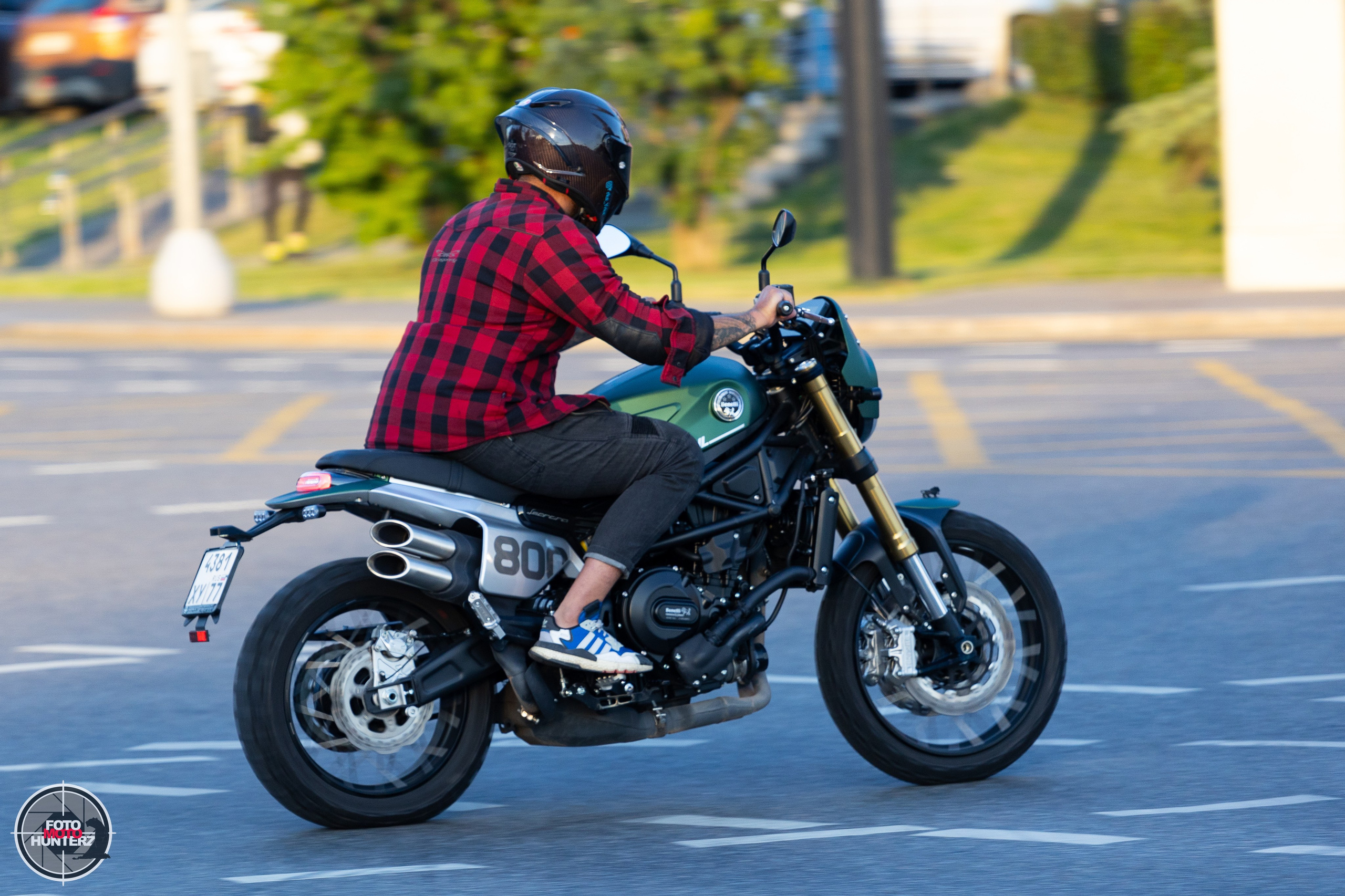 Мотоциклы на улицах города. Фотограф Ольга Гирусова «Пантерочка» Москва