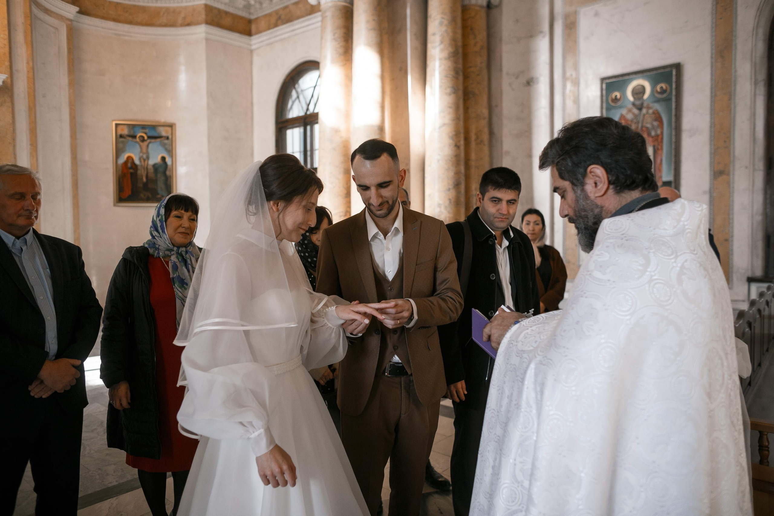 венчание армянских жениха и невесты