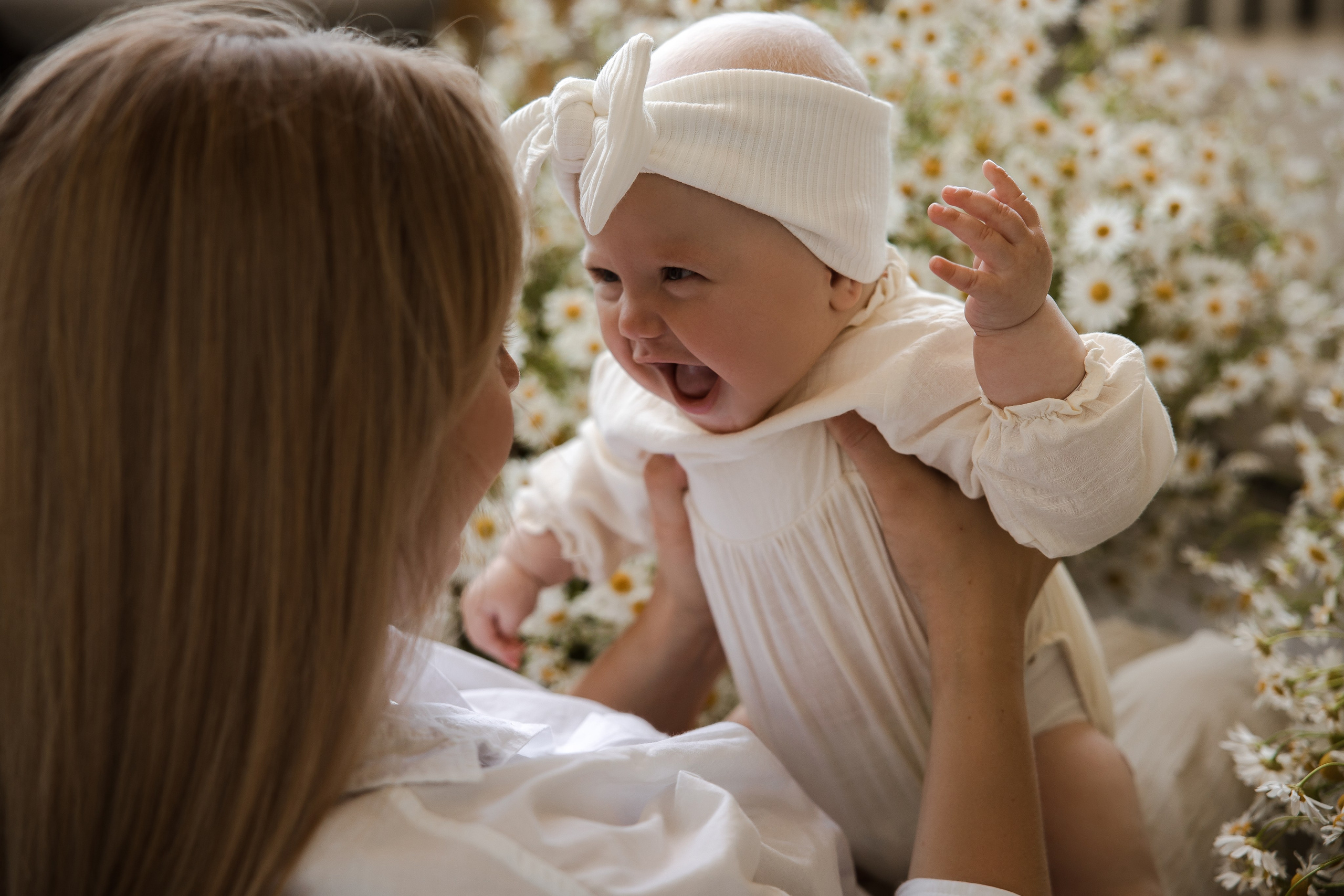 Фотосессия с ромашками мамы и дочки в Тольятти. Свадебный и семейный фотограф в Самаре и Тольятти | Елена Топанцева