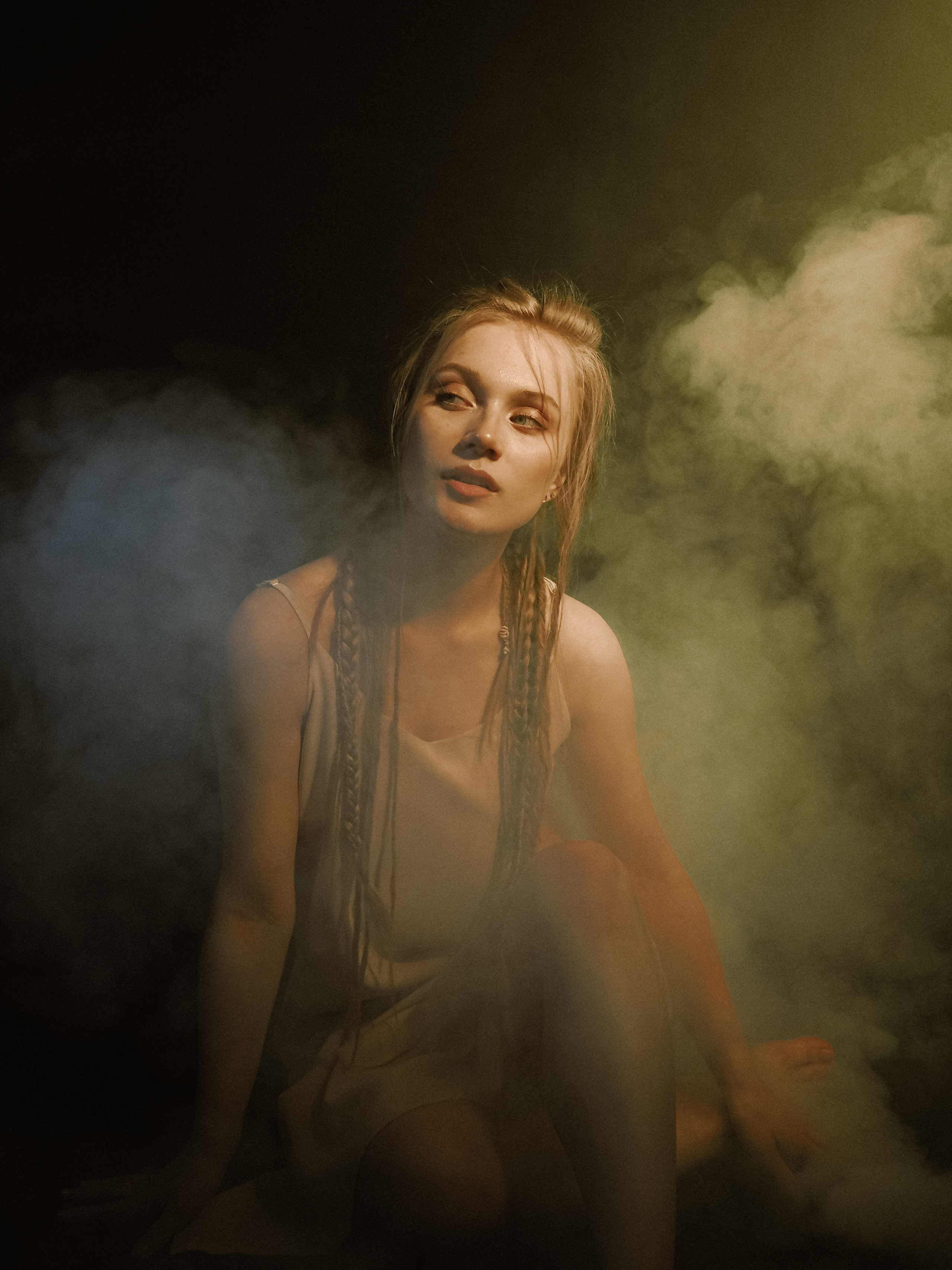 Студийный свет — дым. Фотограф Рязань. Семейный Свадебный фотограф