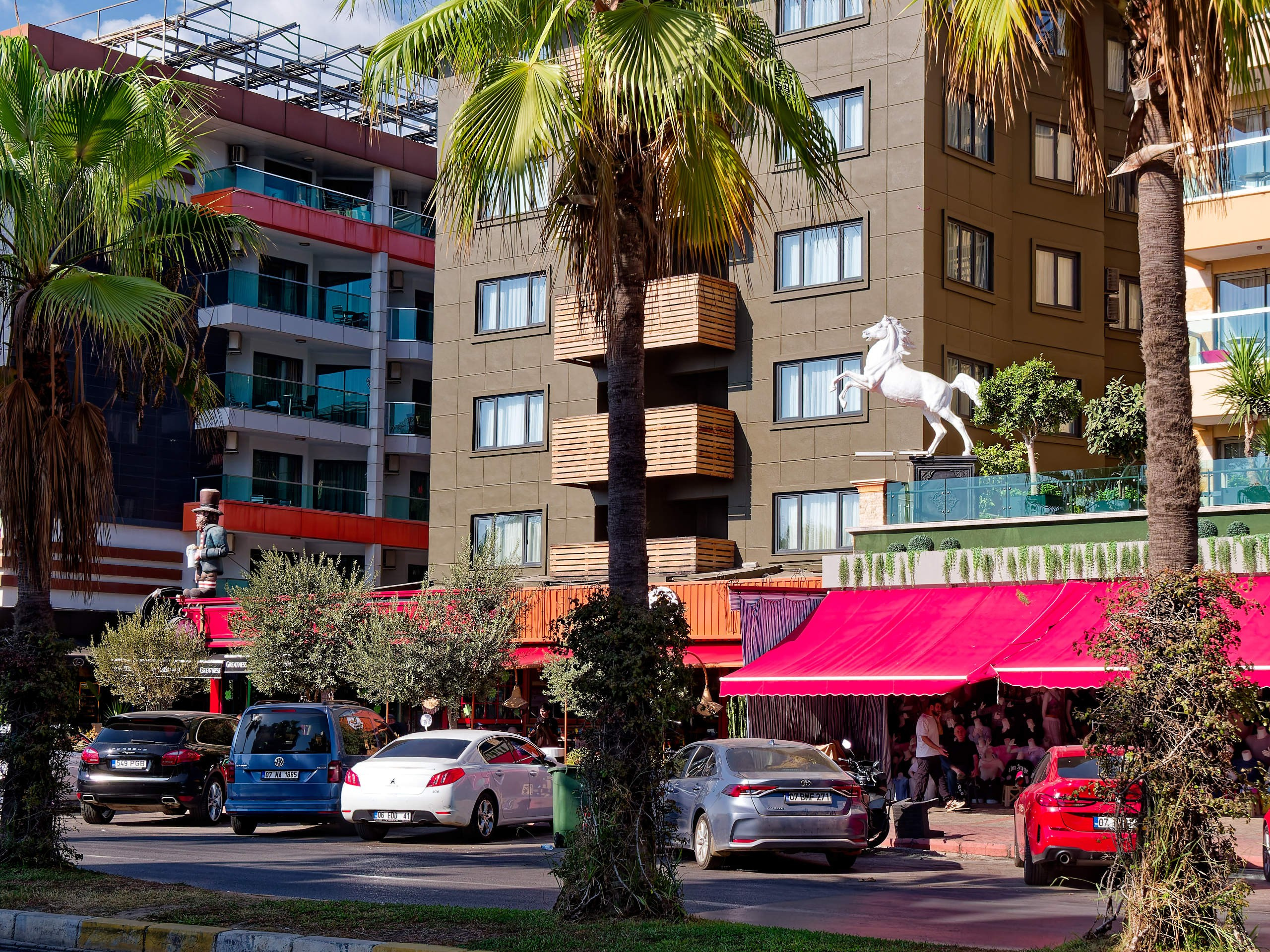 Алания 2025, город, стрит-фото. Избранные фотографии