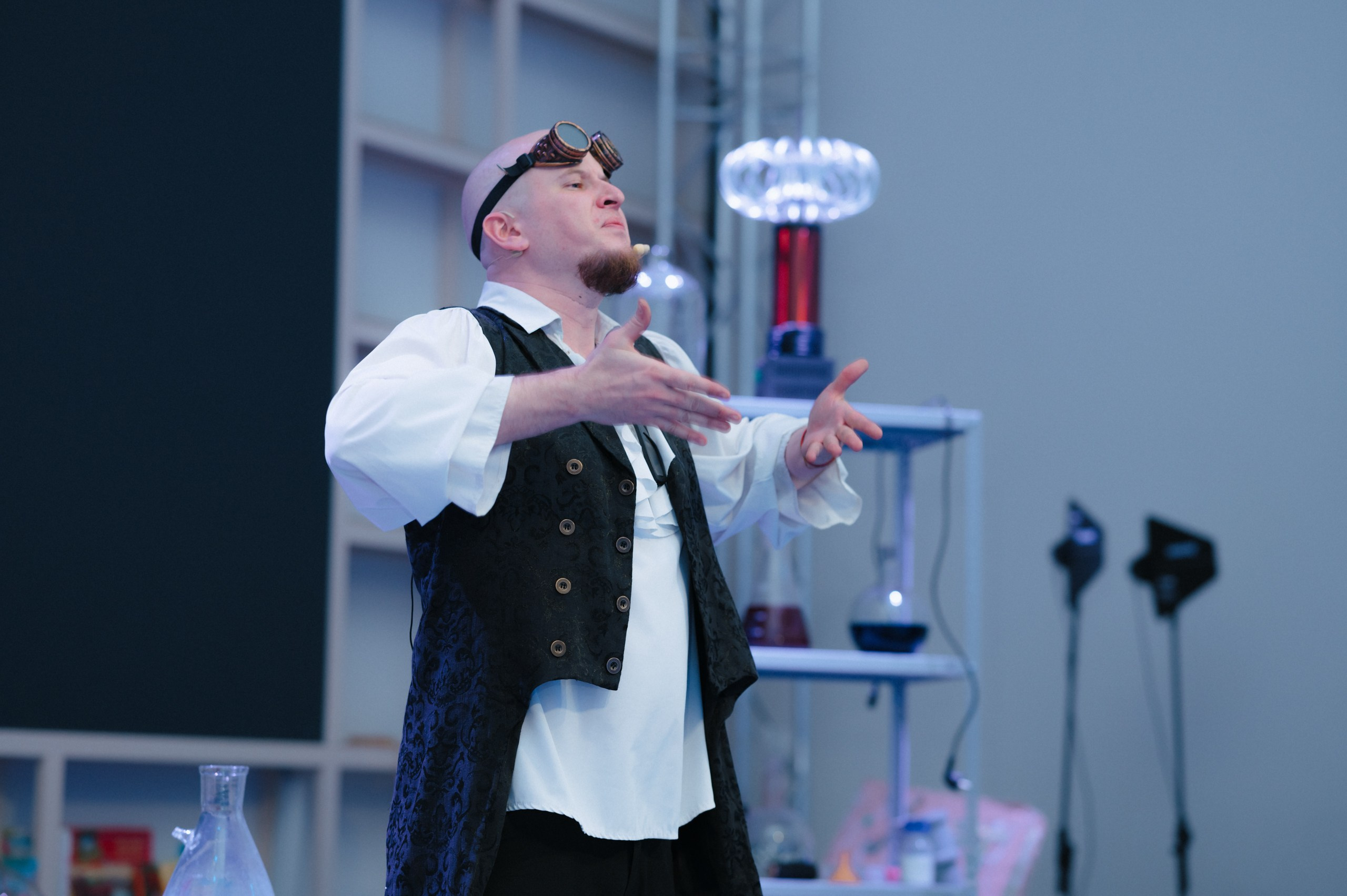 Тайны зимнего леса. Komonev