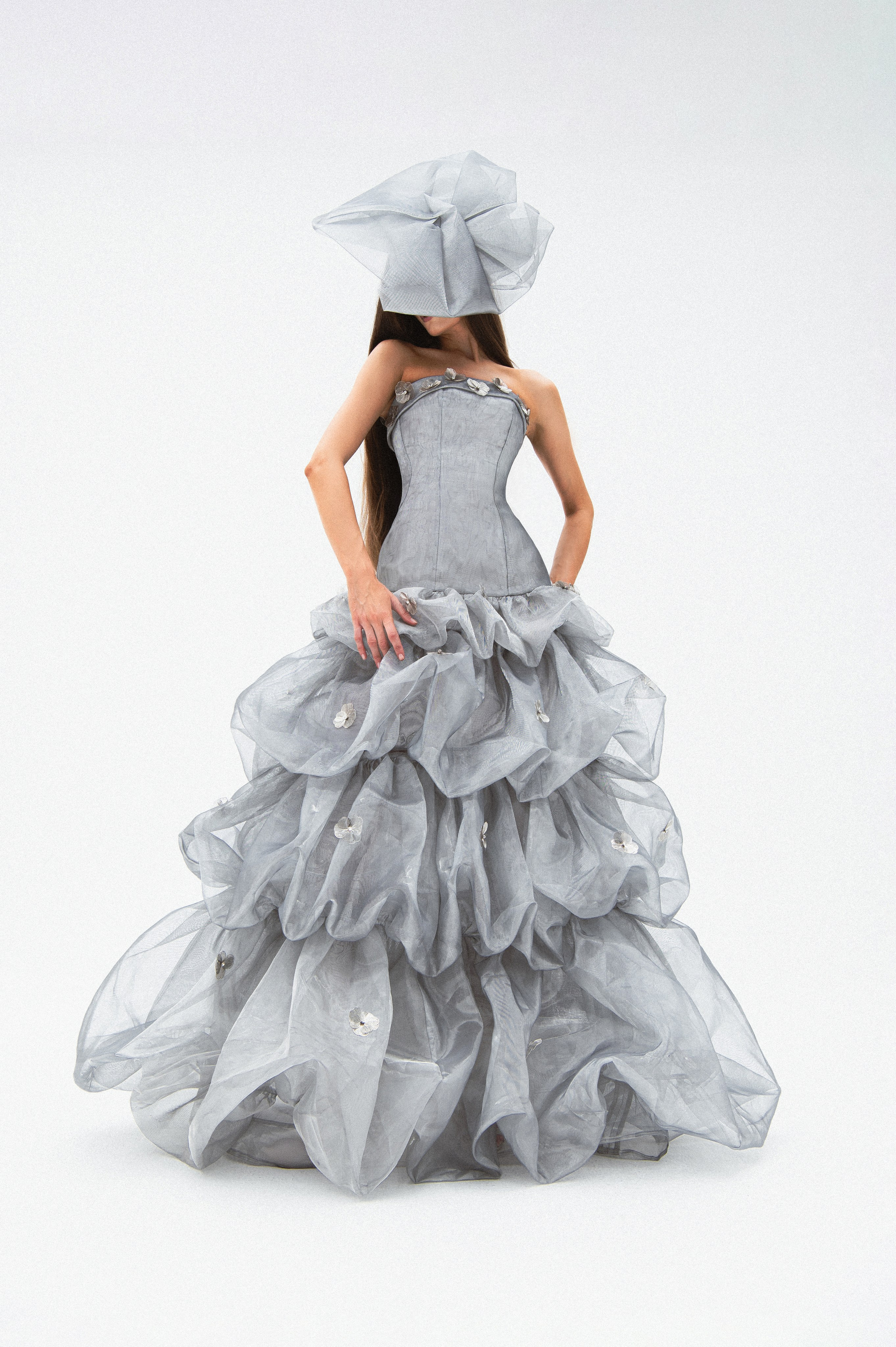 E-commerce for SARA PEDRAM. Elizaveta Filchenko. Fashion-photographer and director