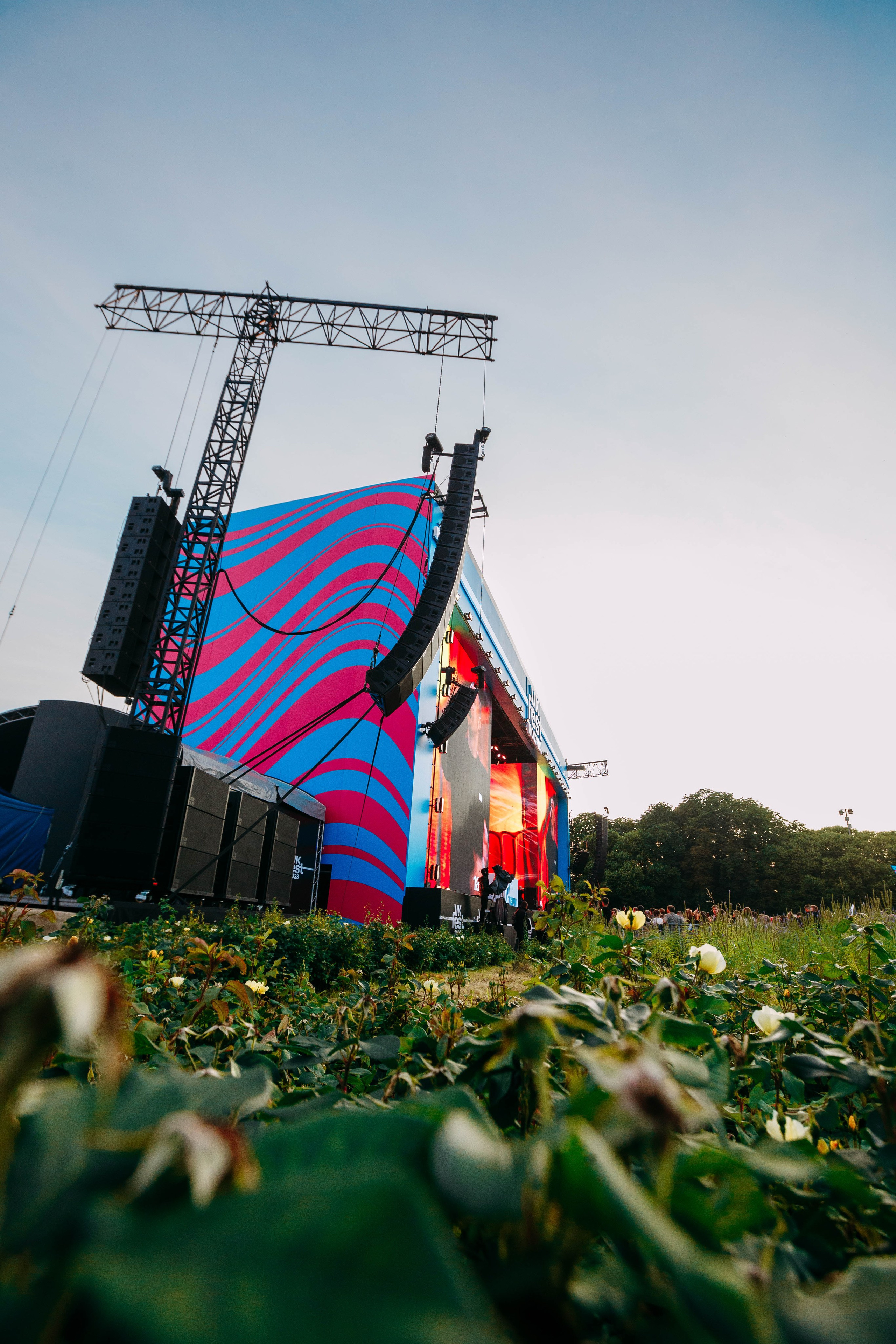 ОНИ БЫЛИ ЗА КУЛИСАМИ…