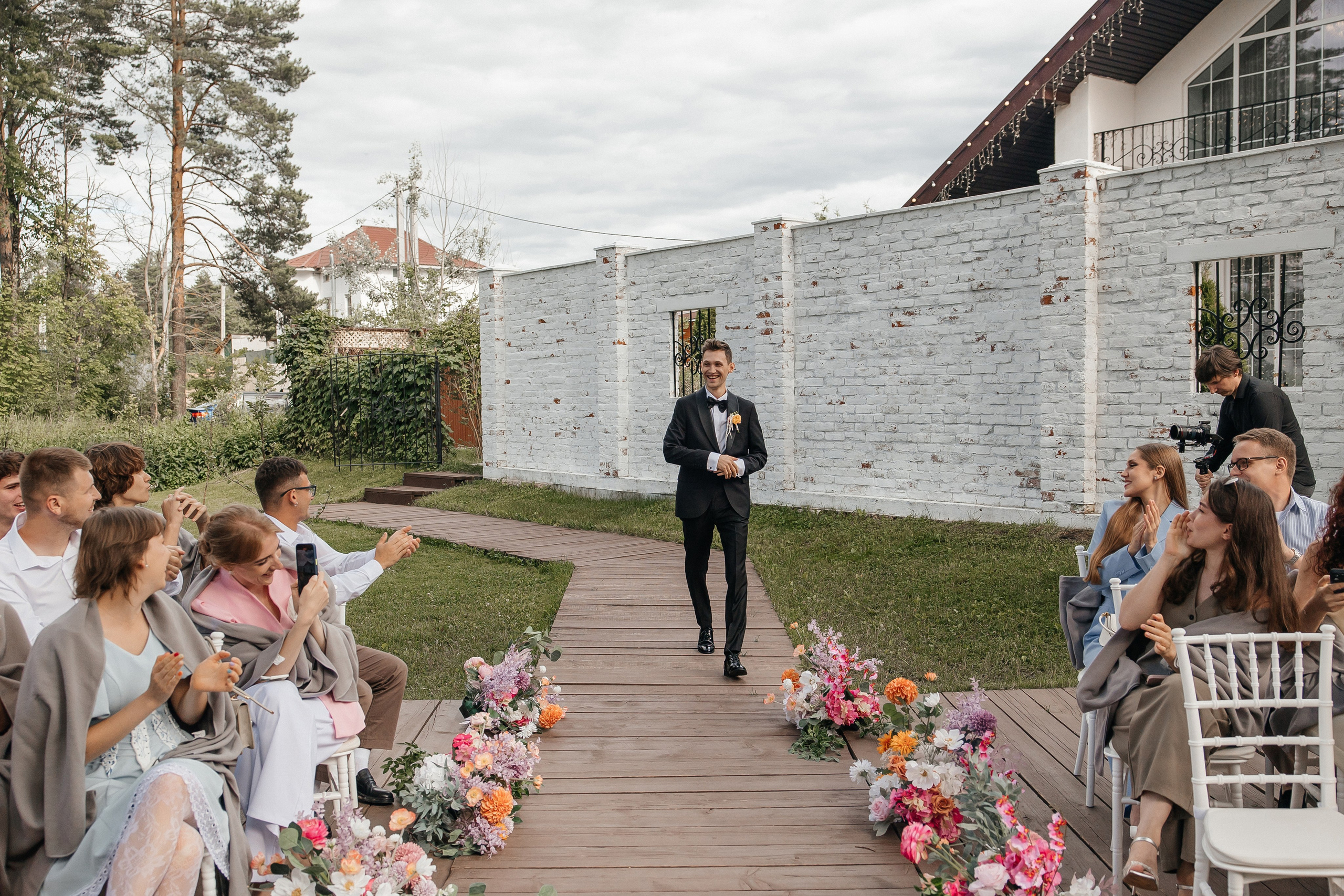 Выездная церемония на свадебной площадке house for wedding Дом у озера