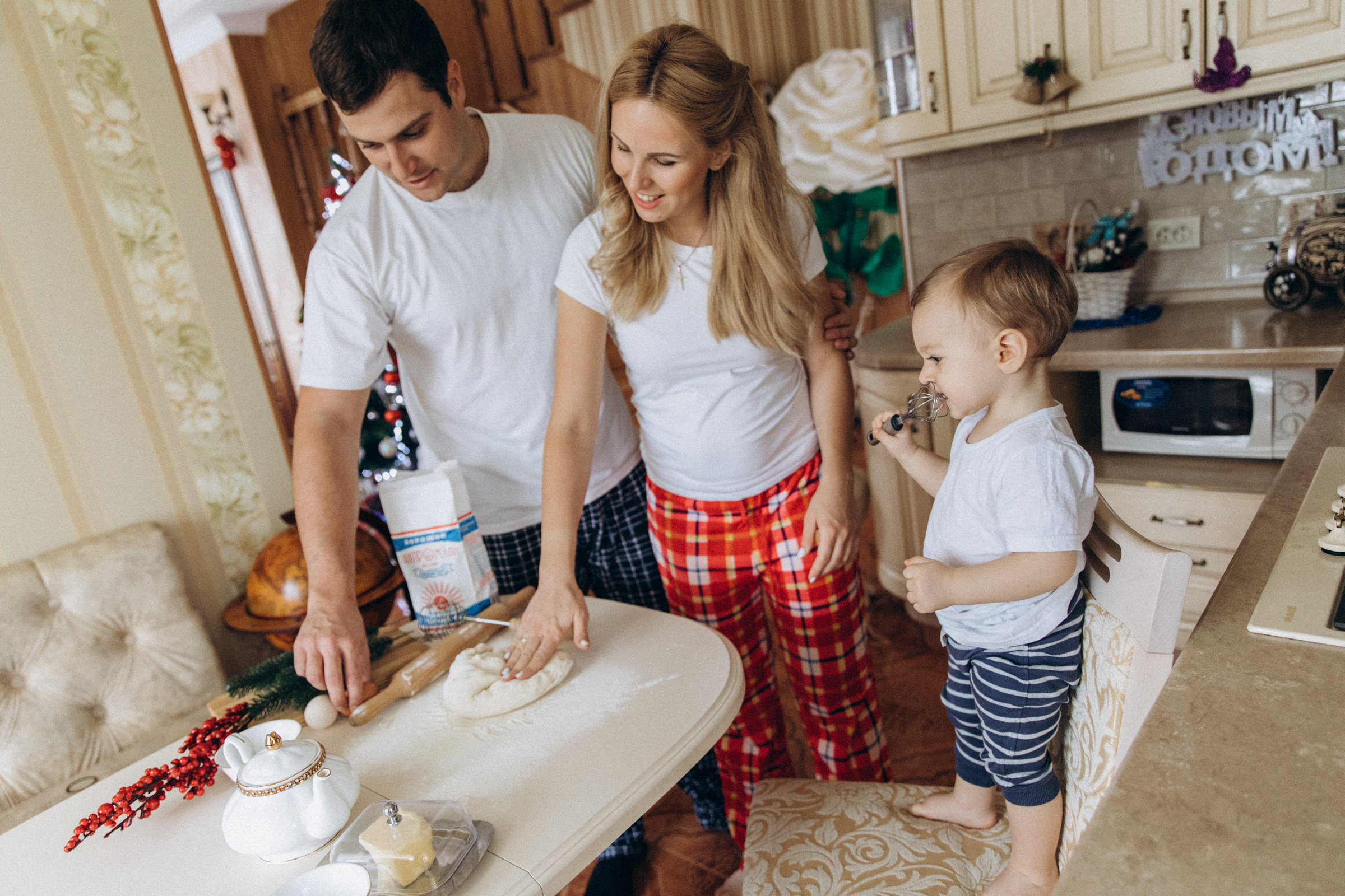 Новый год, Даня, мама Оля, папа Миша. Семейный фотограф Оля Гладченко
