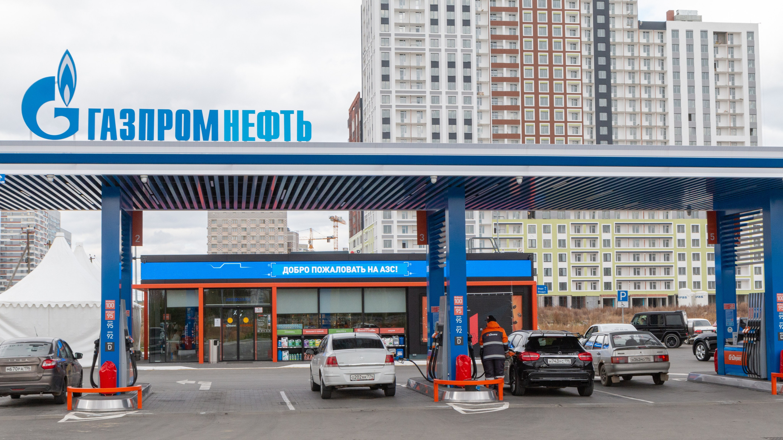 Газпром. Открытие заправки. Предметный и репортажный фотограф Алексей Кротов