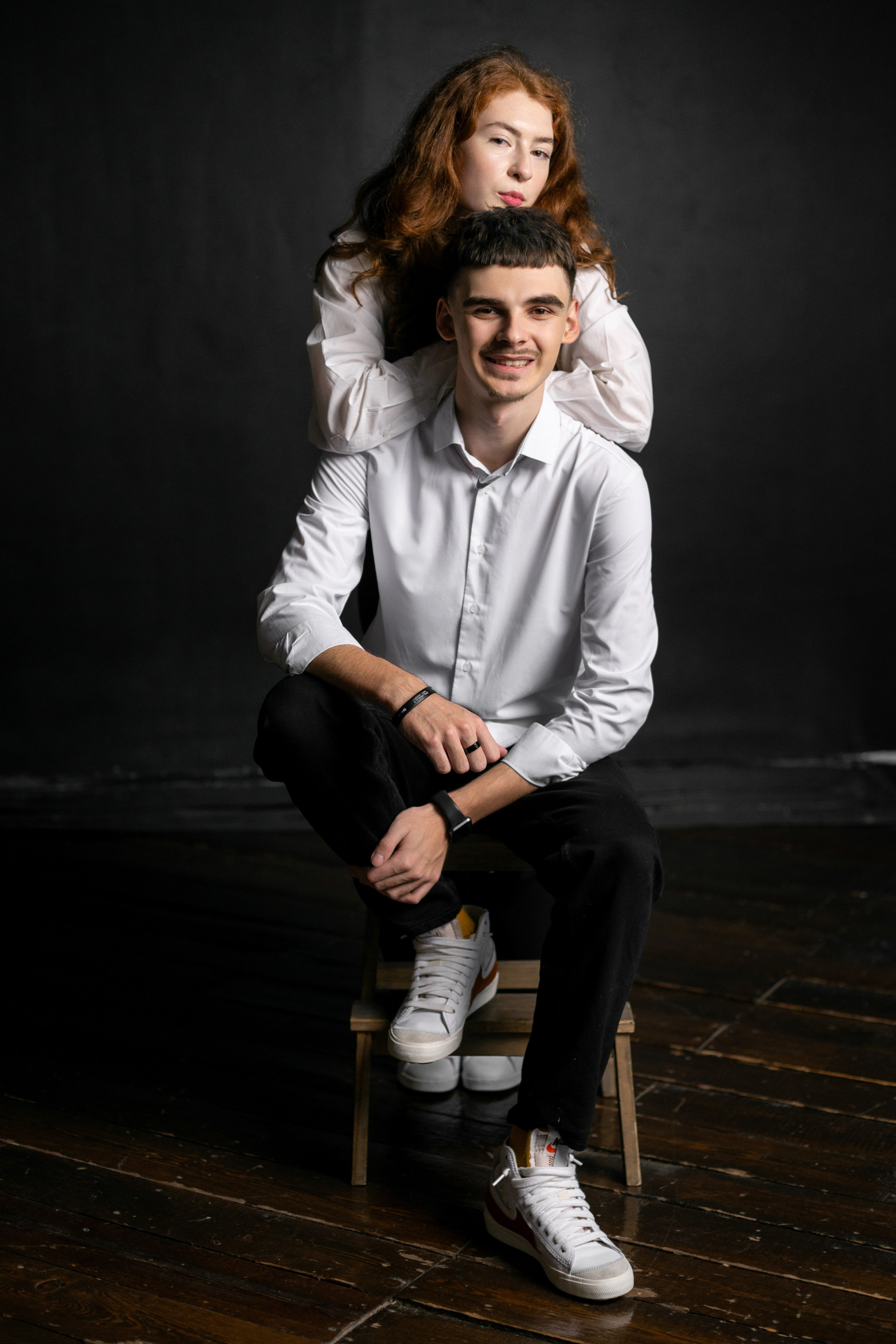 Сьемка в студии на черном фоне. Ольга Плаксина фотограф в Саратове