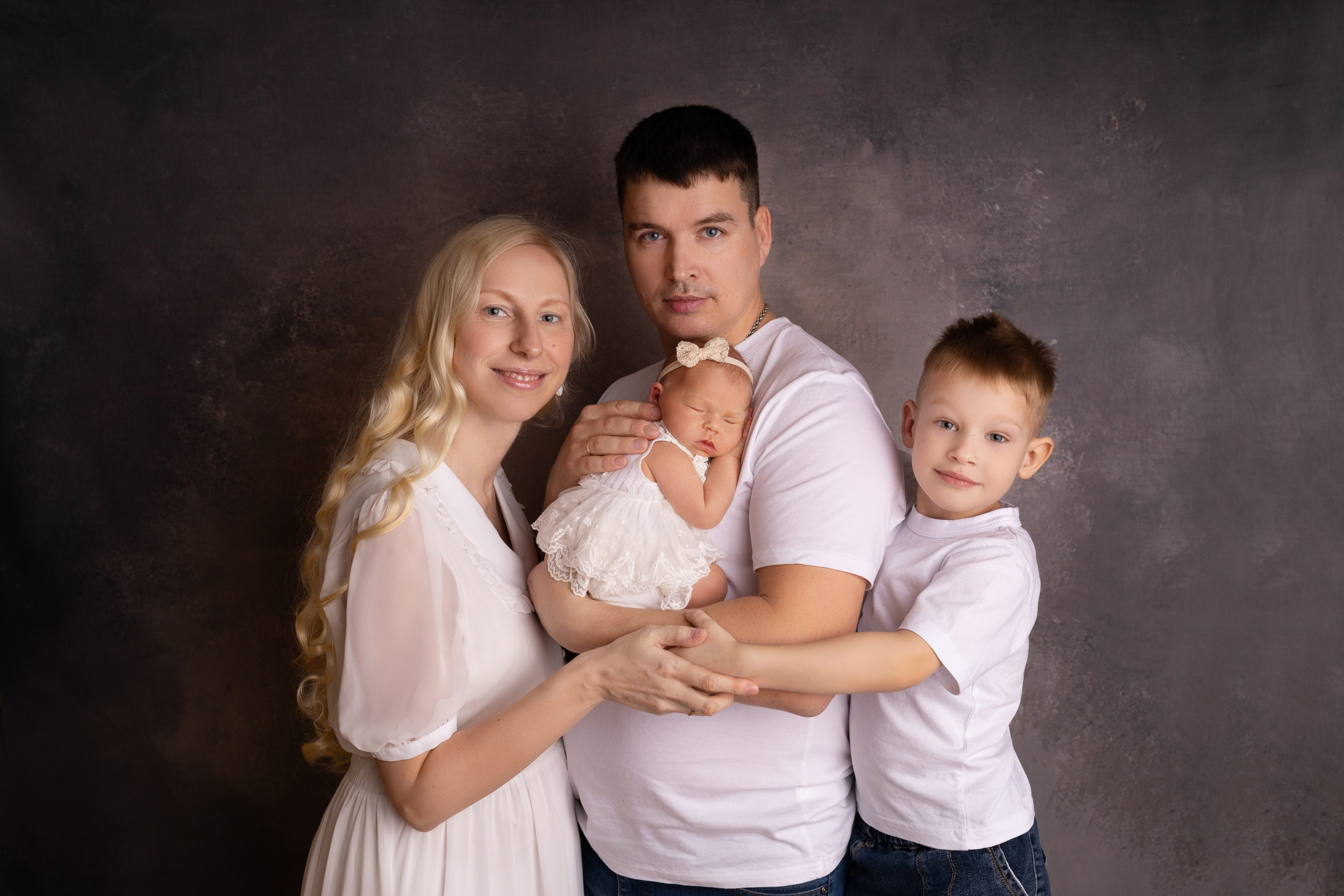 Семейные кадры от Elvira Kamaeva. Фотограф новорожденных малышей в Омске и Омской области Эльвира Камаева