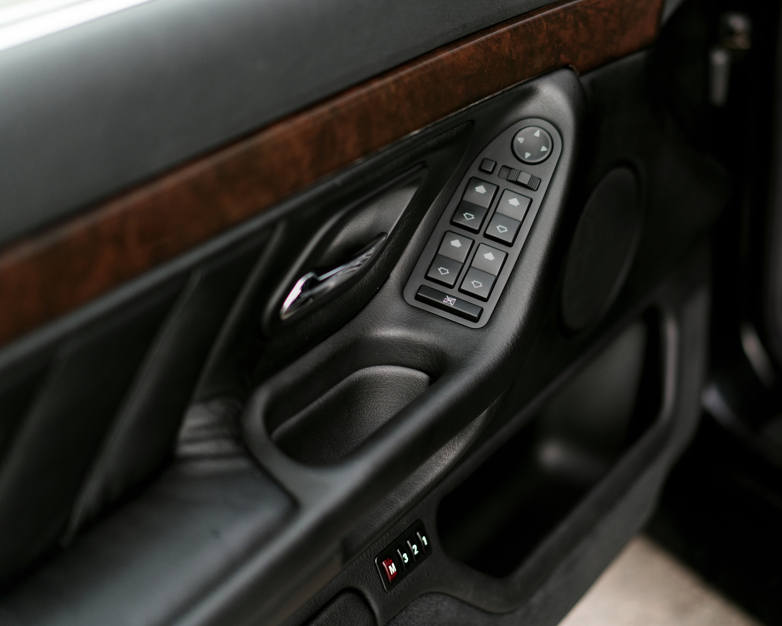 Легендарный немецкий спортивный седан. Автомобильный фотограф Антон Цырулев