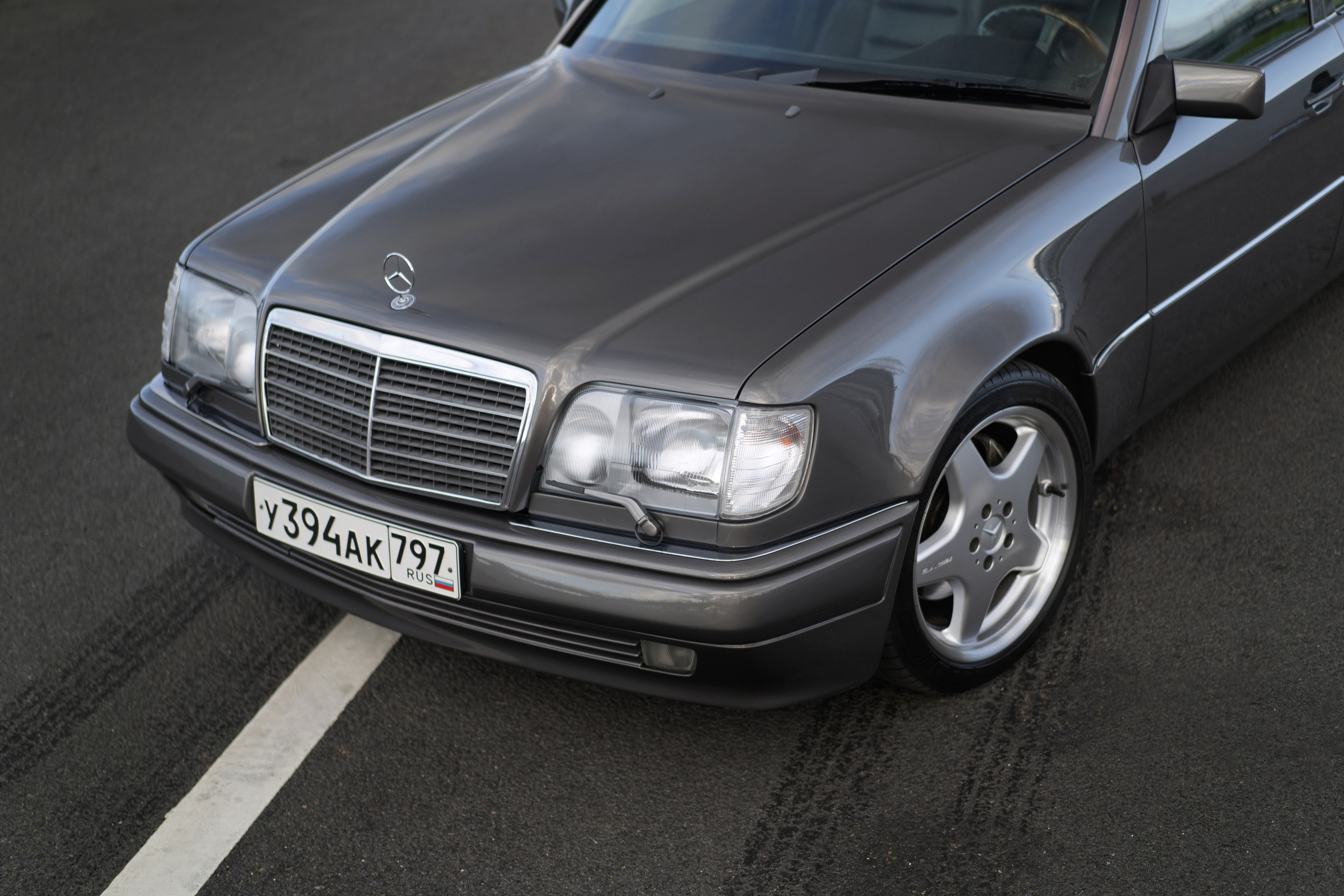 Легендарный Мерседес серии w124. Автомобильный фотограф Антон Цырулев