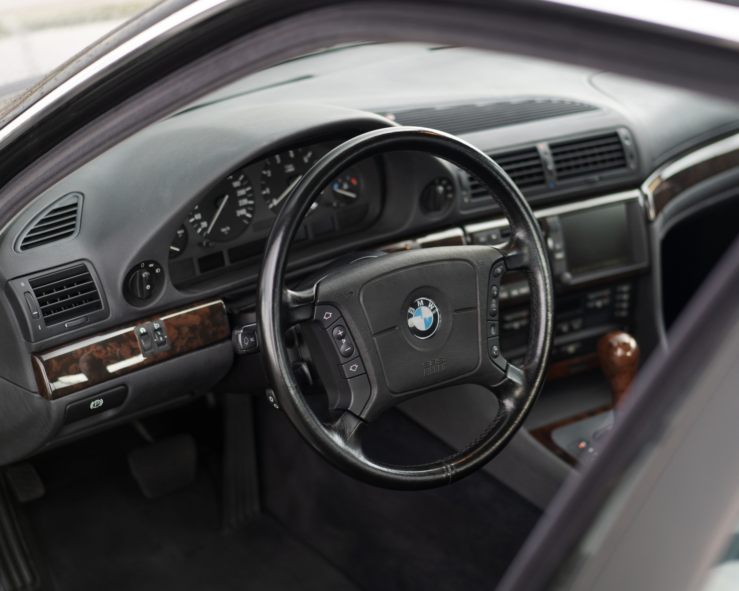 Легендарный немецкий спортивный седан. Автомобильный фотограф Антон Цырулев