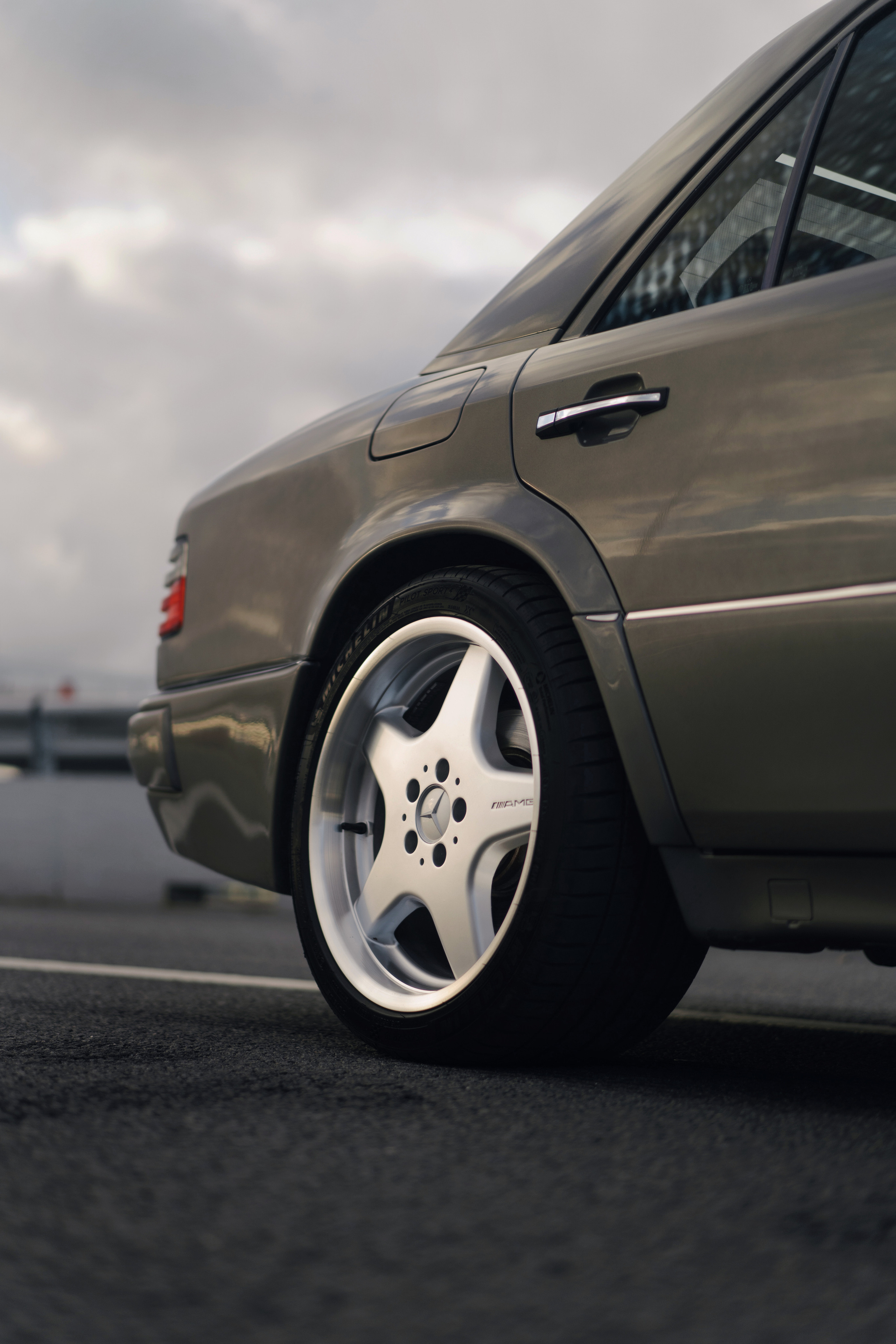 Легендарный Мерседес серии w124. Автомобильный фотограф Антон Цырулев