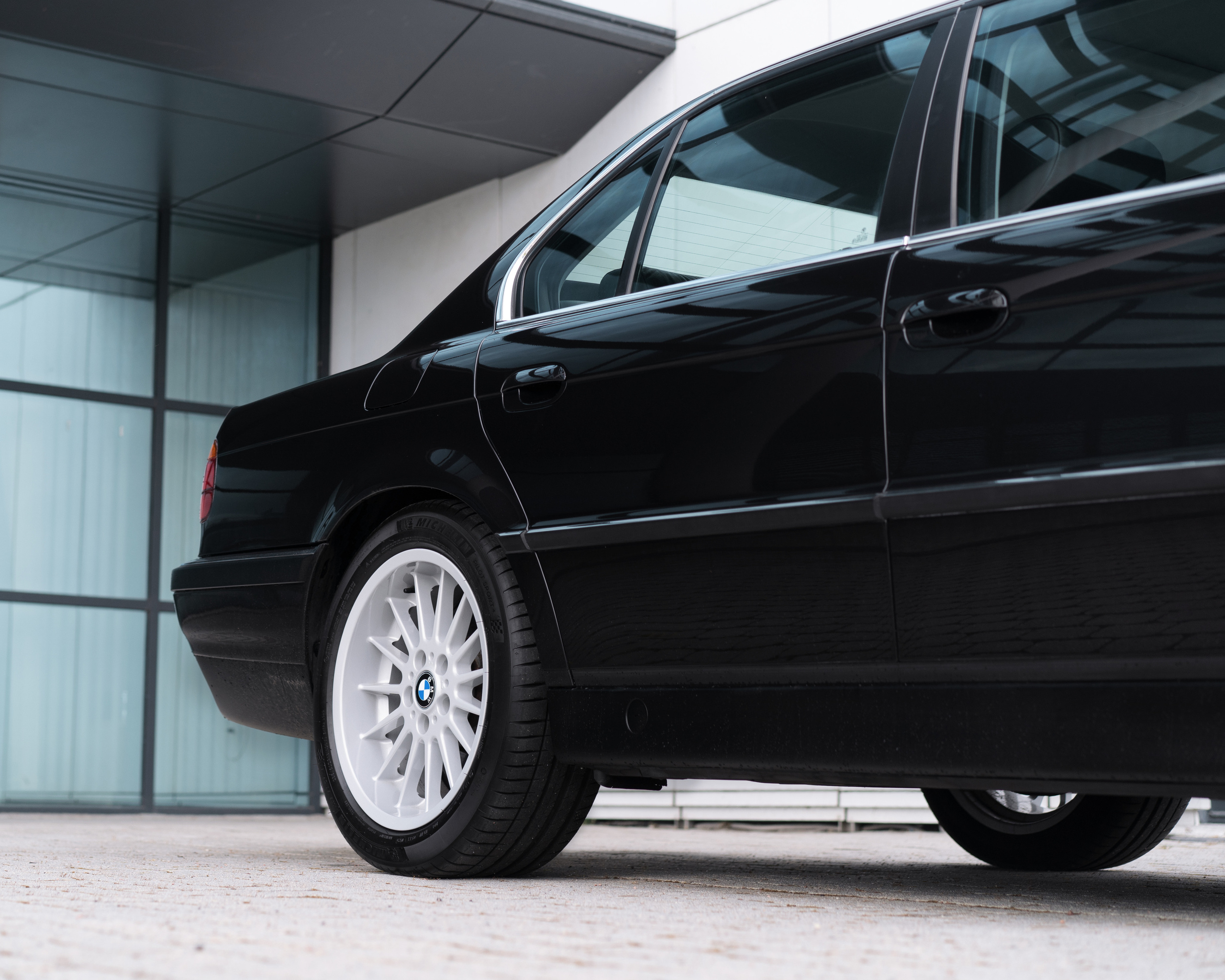 Легендарный немецкий спортивный седан. Автомобильный фотограф Антон Цырулев