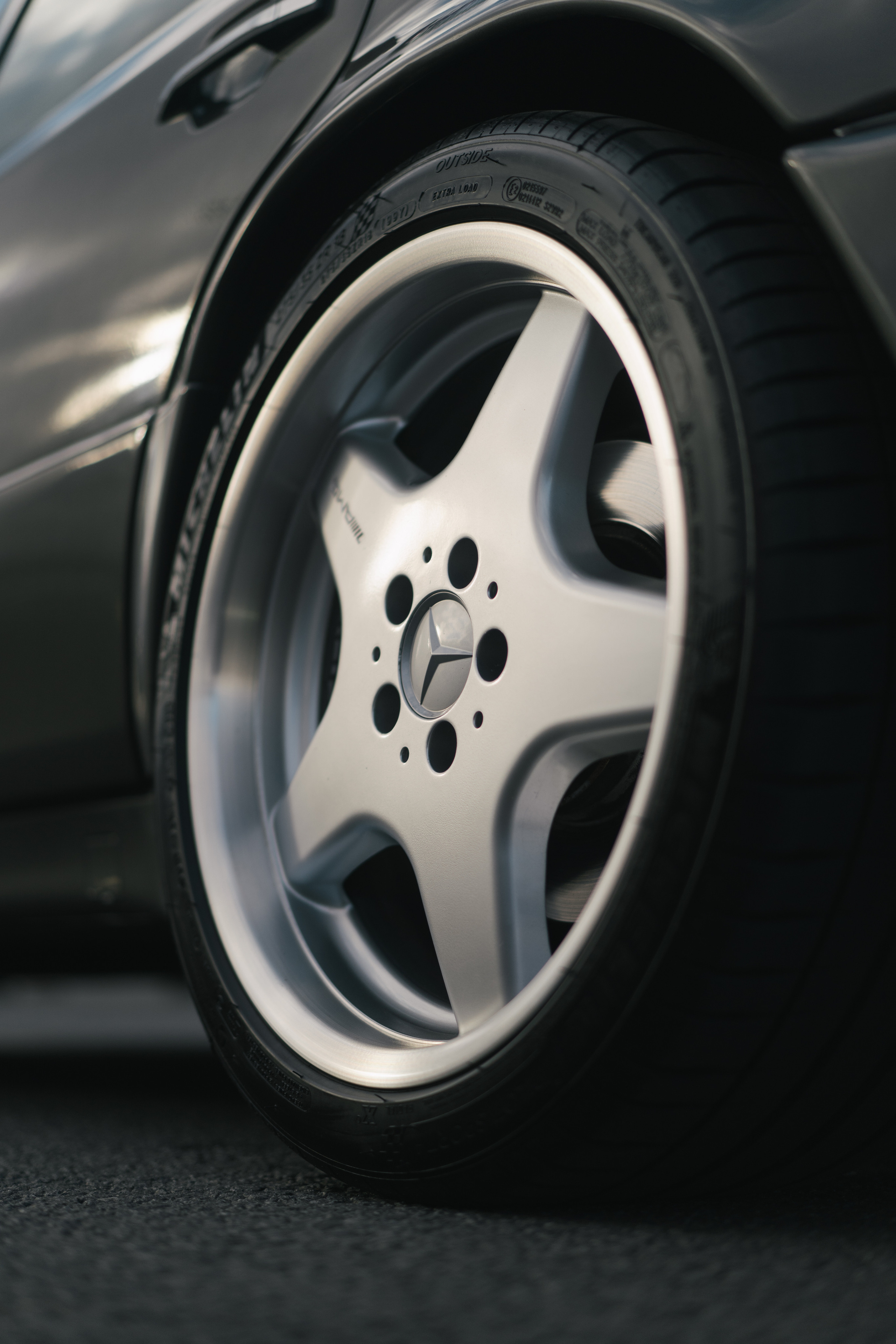 Легендарный Мерседес серии w124. Автомобильный фотограф Антон Цырулев