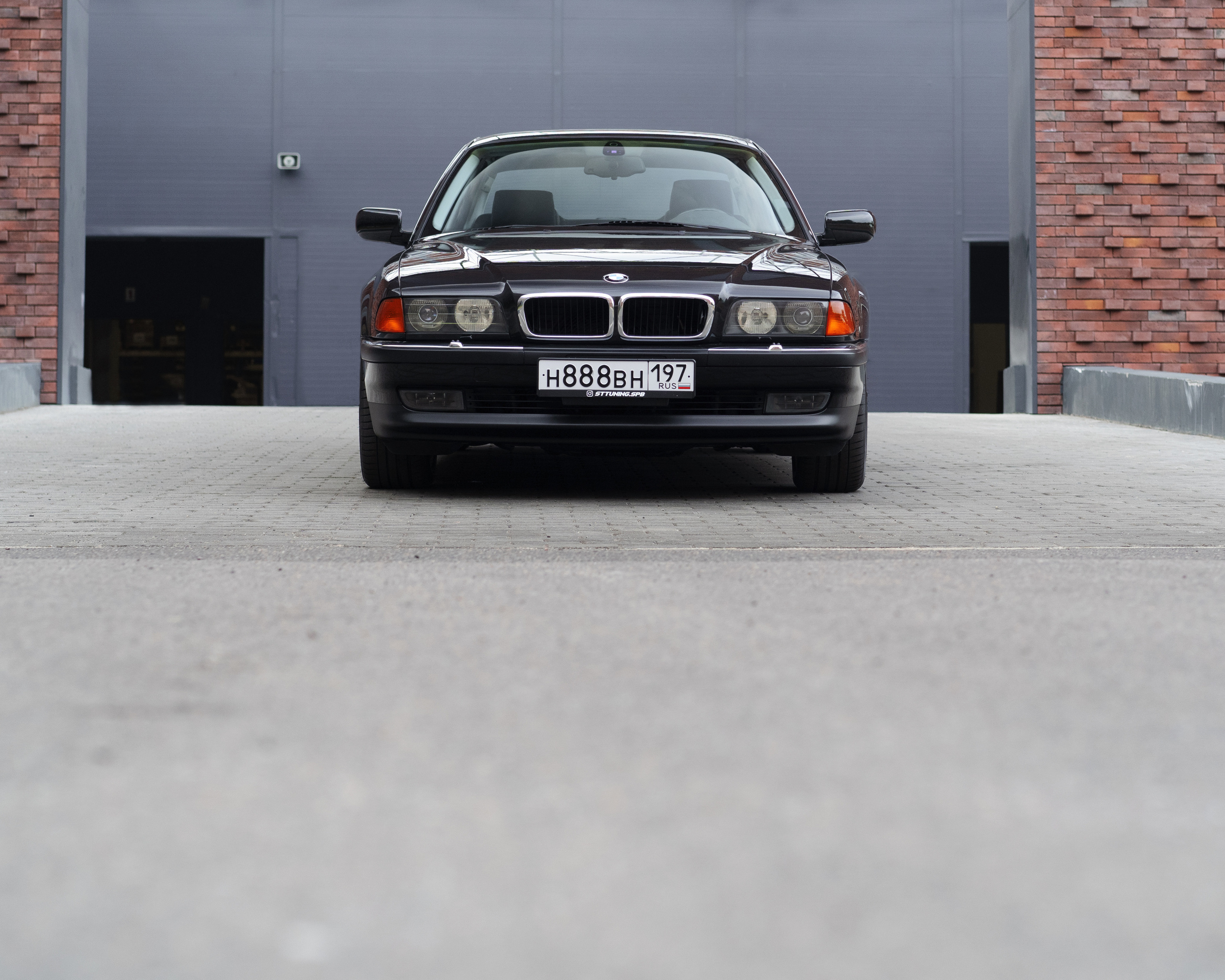 Легендарный немецкий спортивный седан. Автомобильный фотограф Антон Цырулев