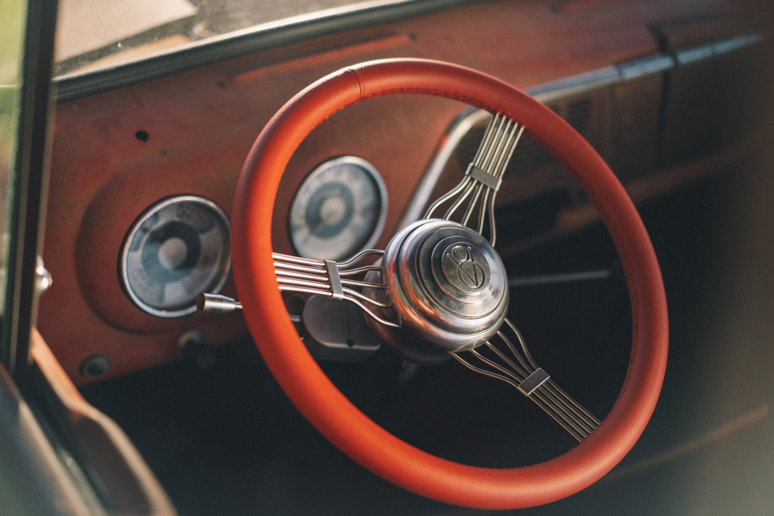 красивый трех спицевый руль 