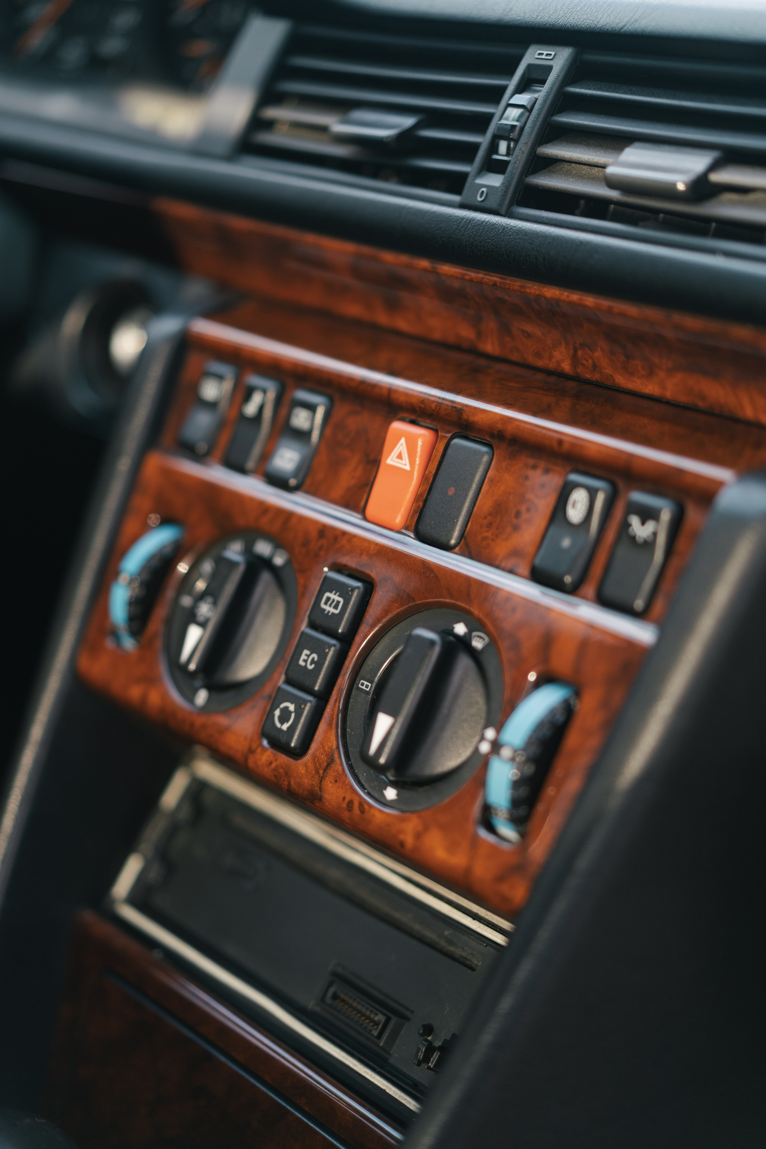 Легендарный Мерседес серии w124. Автомобильный фотограф Антон Цырулев