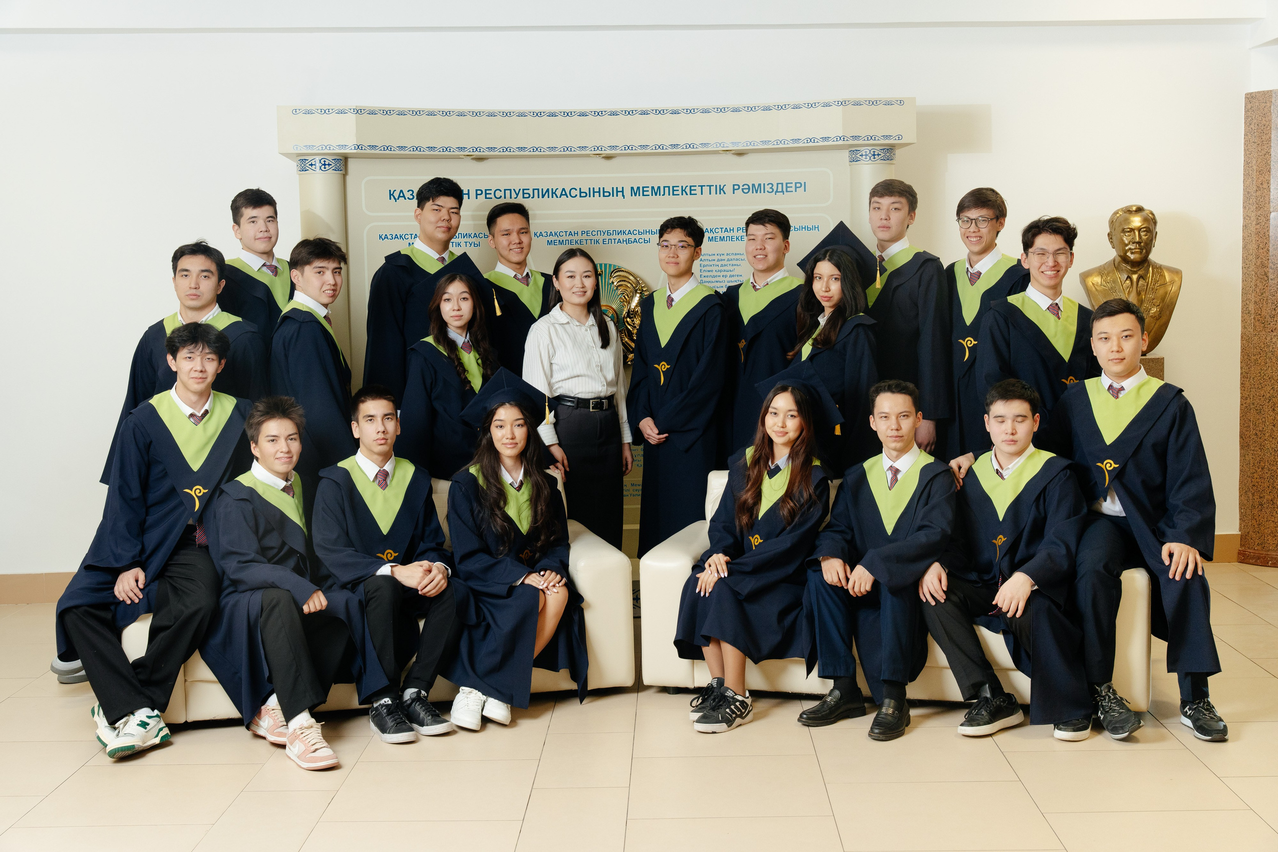 Общие кадры в школе. Выпускные альбомы в Нур-Султане (Астана) и по всему Казахстану