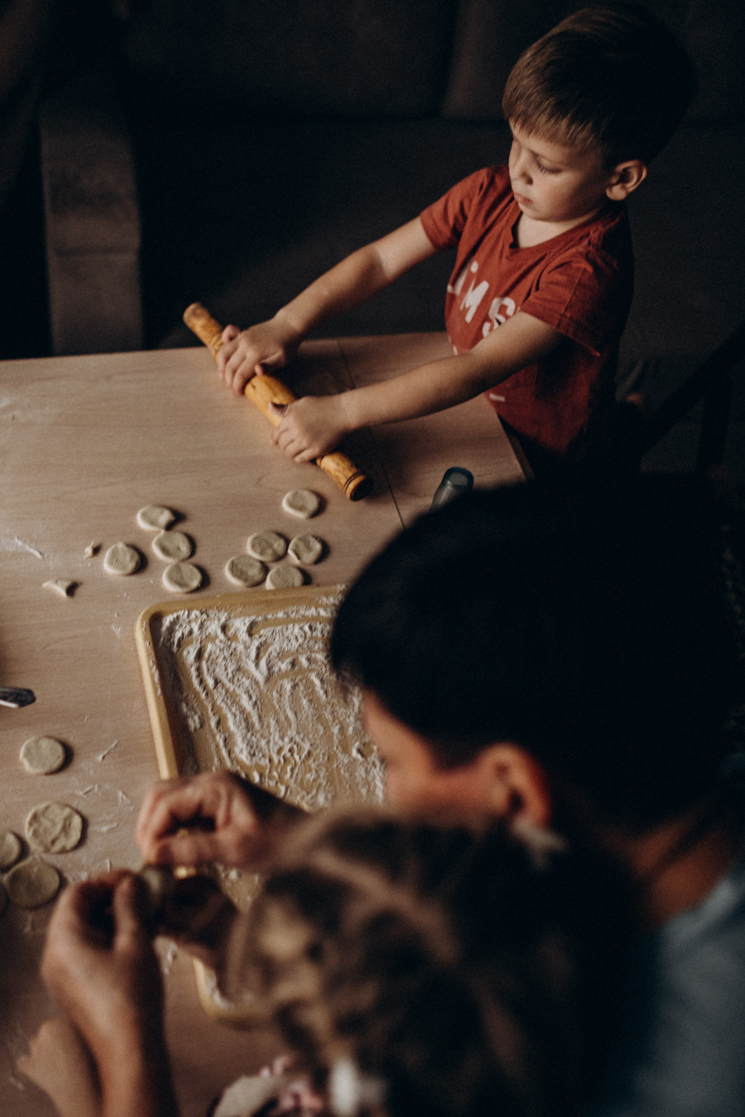 Бабушка с внуками. Семейный фотограф lifestyle в Новосибирске Елена Шпилевая