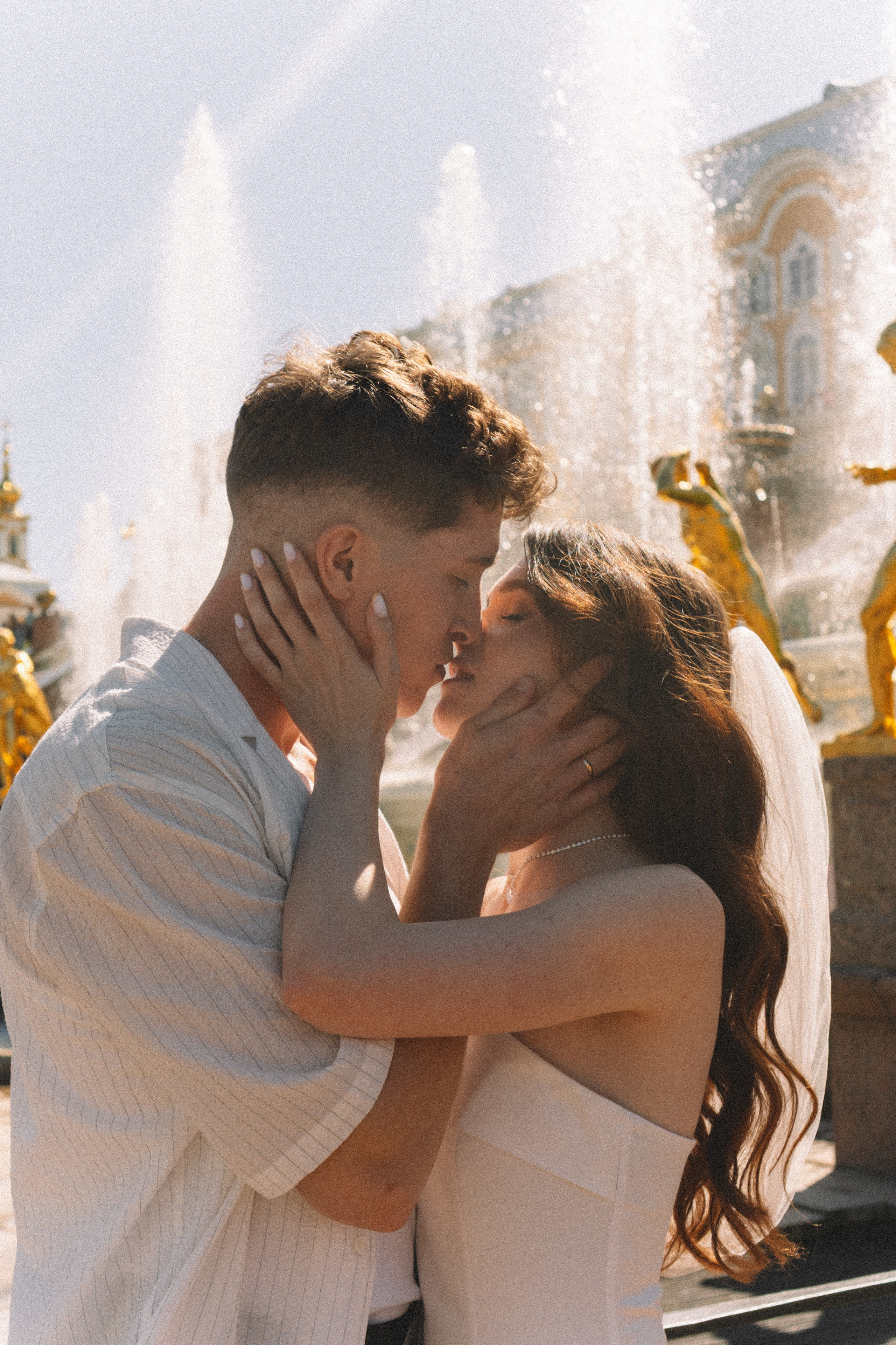 СВАДЕБНАЯ СЬЕМКА В ПЕТЕРГОФЕ И СЬЕМКА РЕПОРТАЖА В ЗАГСЕ ПЕТЕРГОФА. Профессиональный фотограф, Санкт-Петербург — Виктория Богомолова