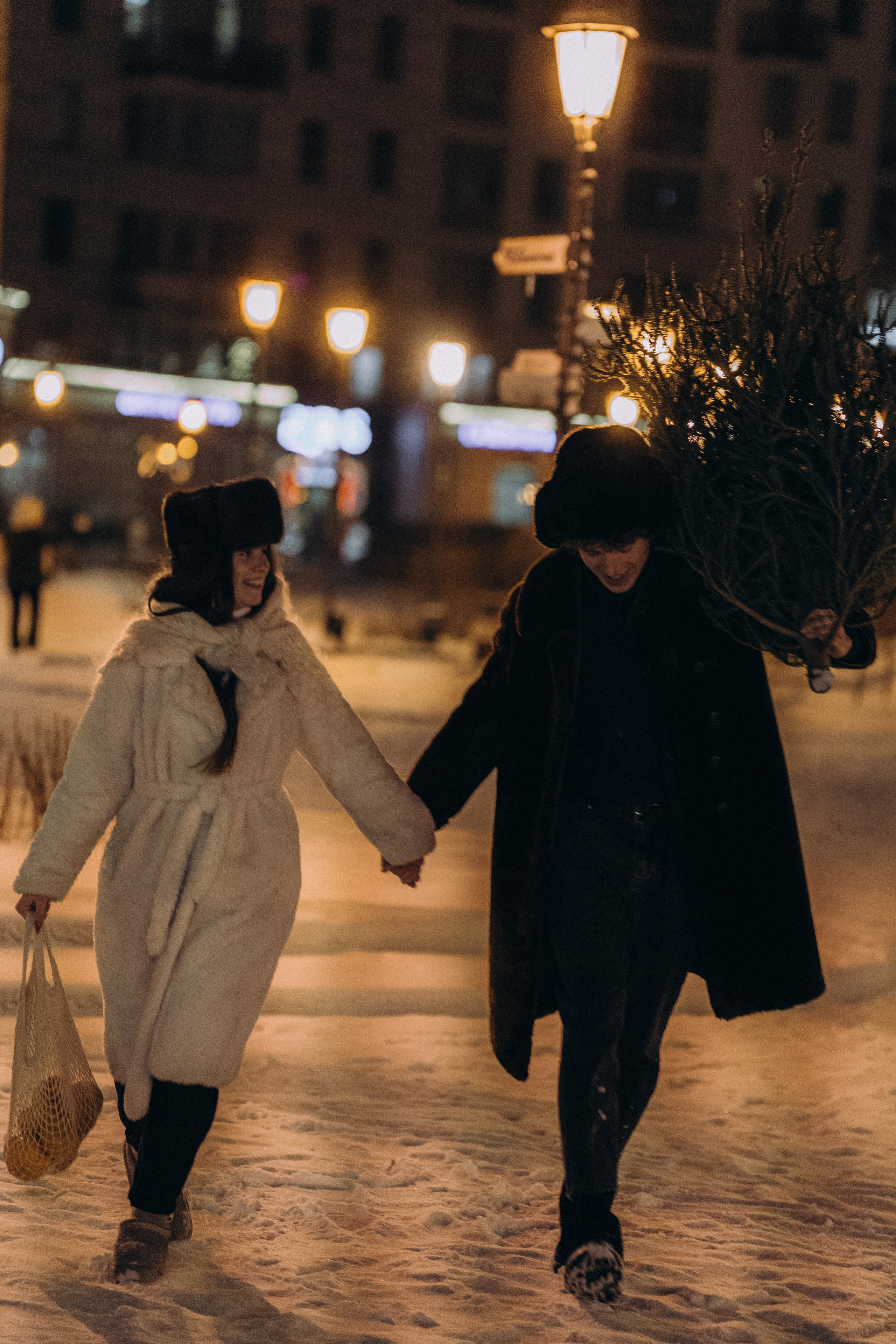 НОВОГОДНЯЯ ПРОГУЛКА ПАРЫ ПО ЧЕРНЫШЕВСКОЙ ПЕРЕД НОВЫМ ГОДОМ. Профессиональный фотограф, Санкт-Петербург — Виктория Богомолова