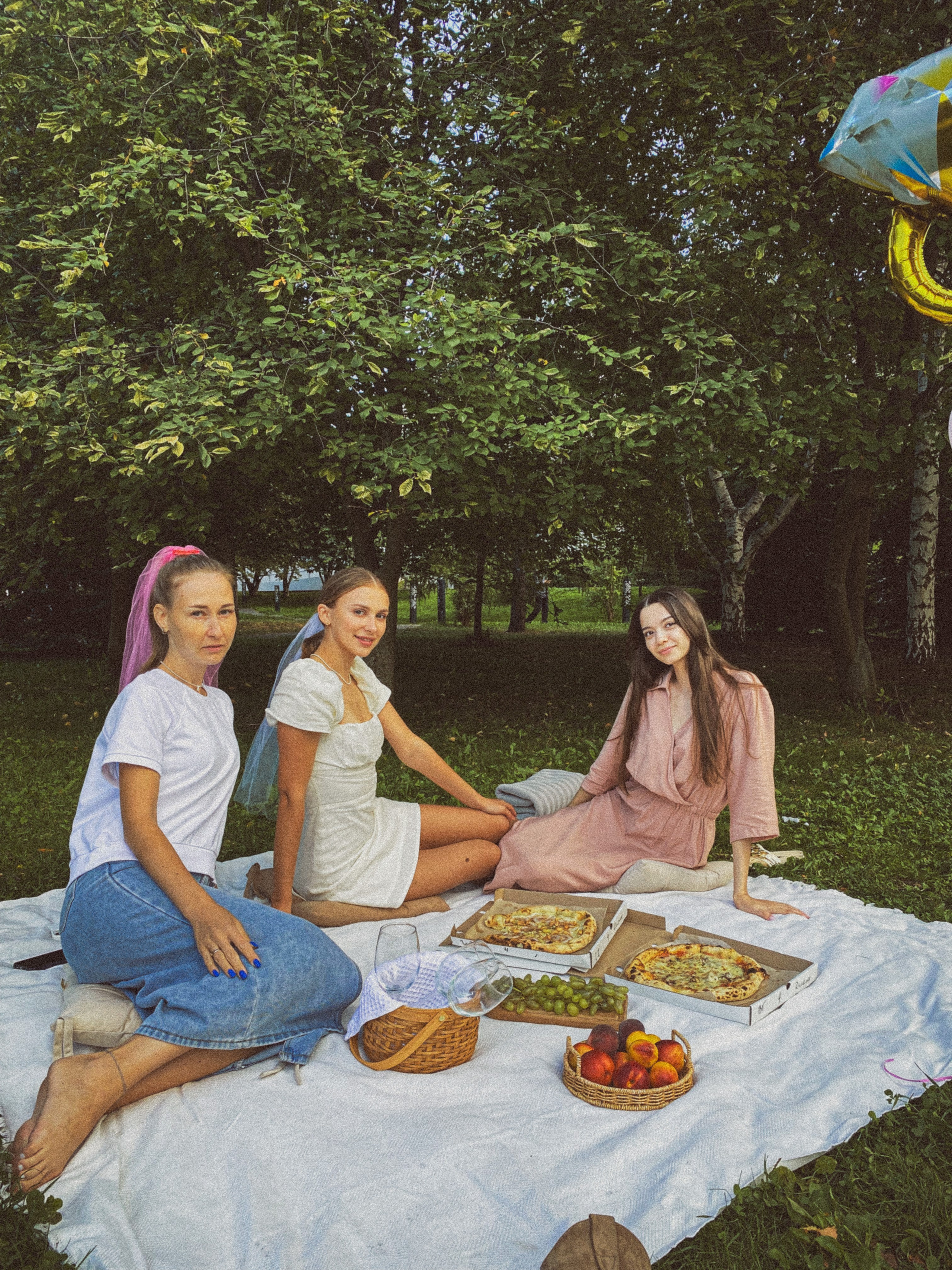 Девичник в парке Чёрное озеро. Чувственный мобильный фотограф в Казани и Сочи Дьяченко Дарья