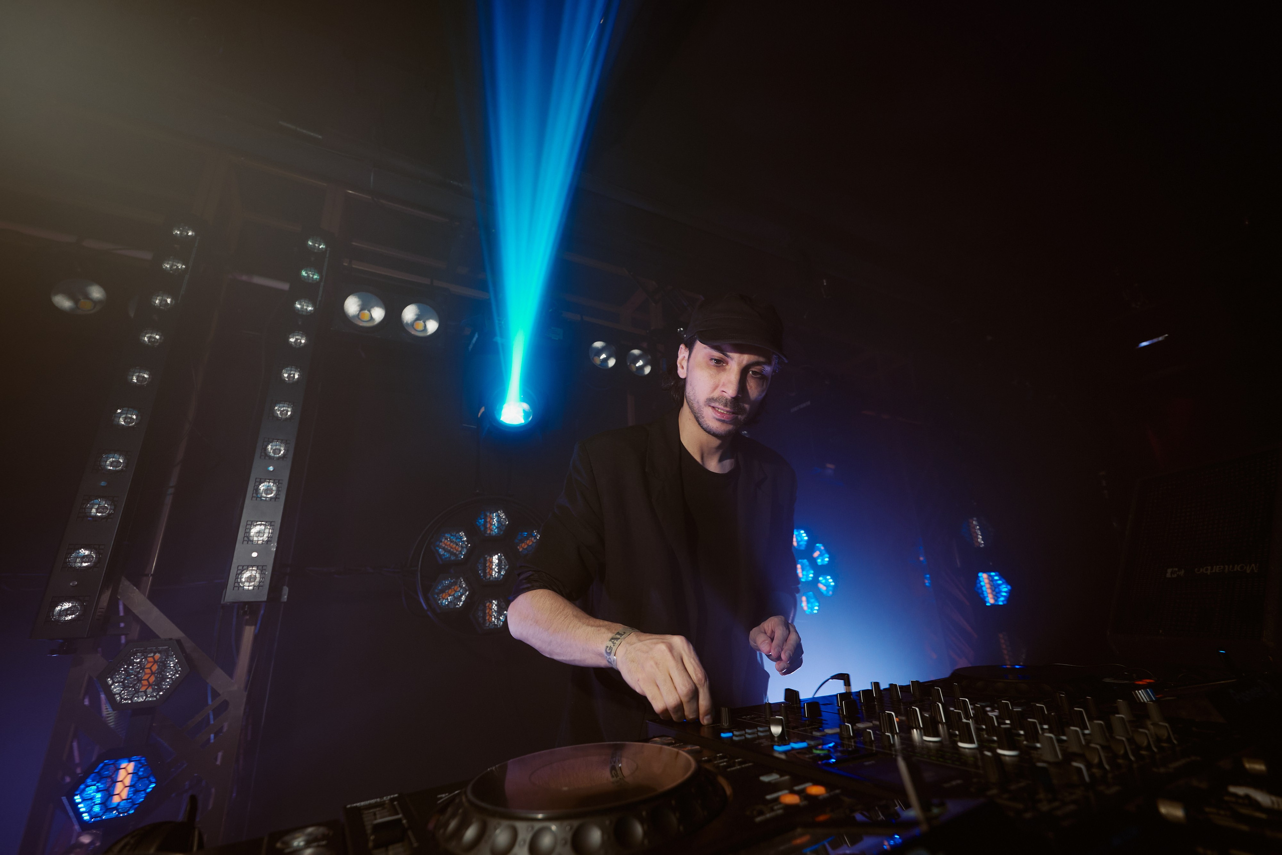 ILLEGAL FRIENDS — MIRAGE [PART III]. СВОИ. ФОТООТЧЕТЫ-СОБЫТИЯ-МЕСТА