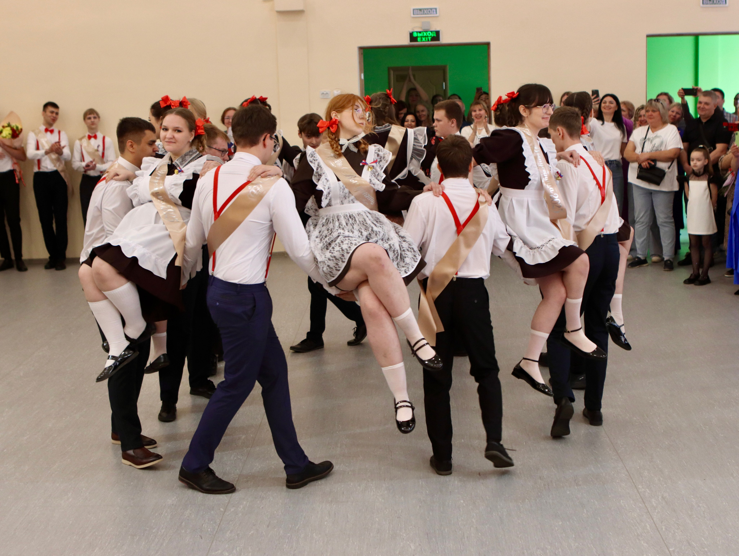 Школьный выпускной. Фотограф в Курске Смирнов Евгений